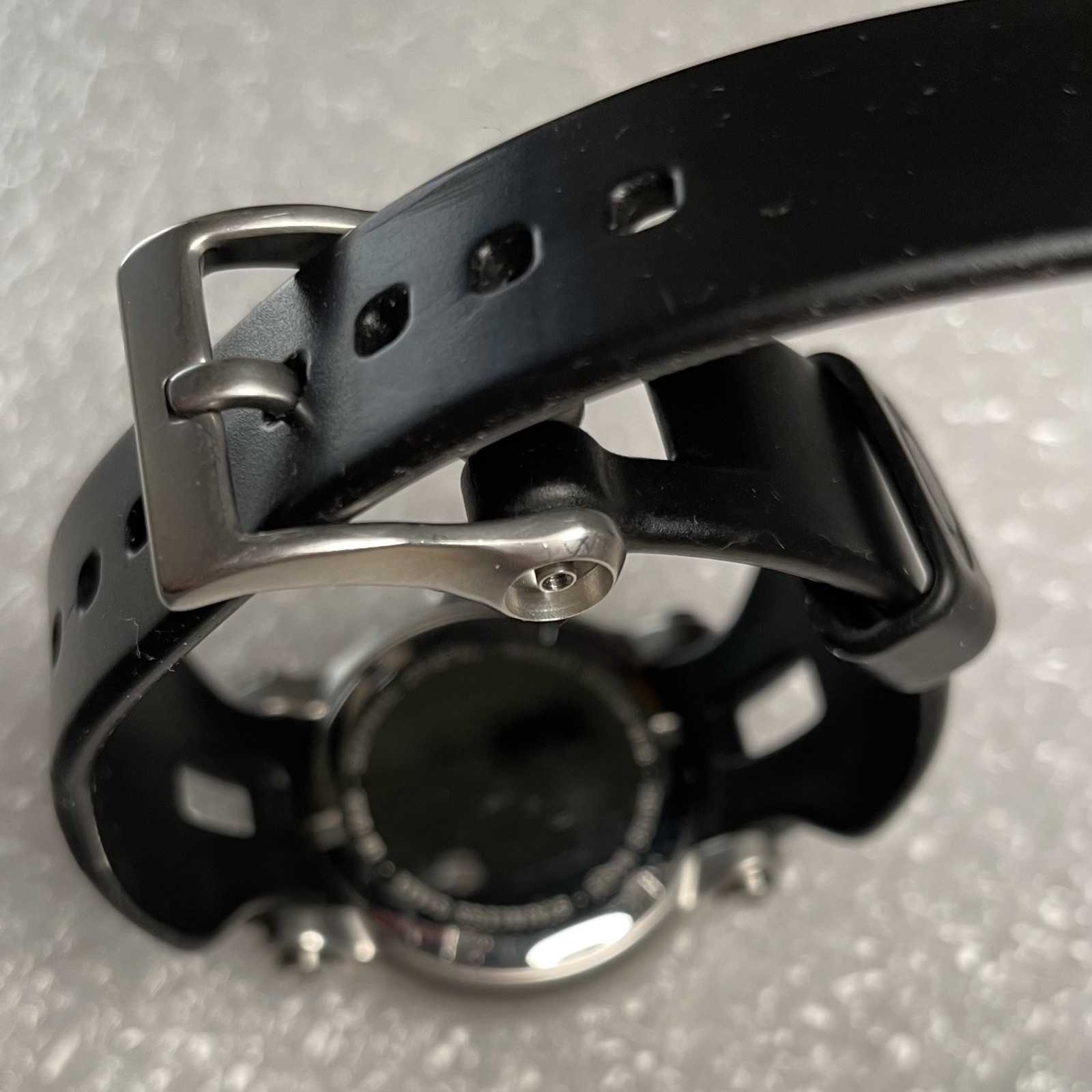 OAKLEY HOLESHOT 3 HAND WATCH. Swiss Made. +Batteries. Check description.