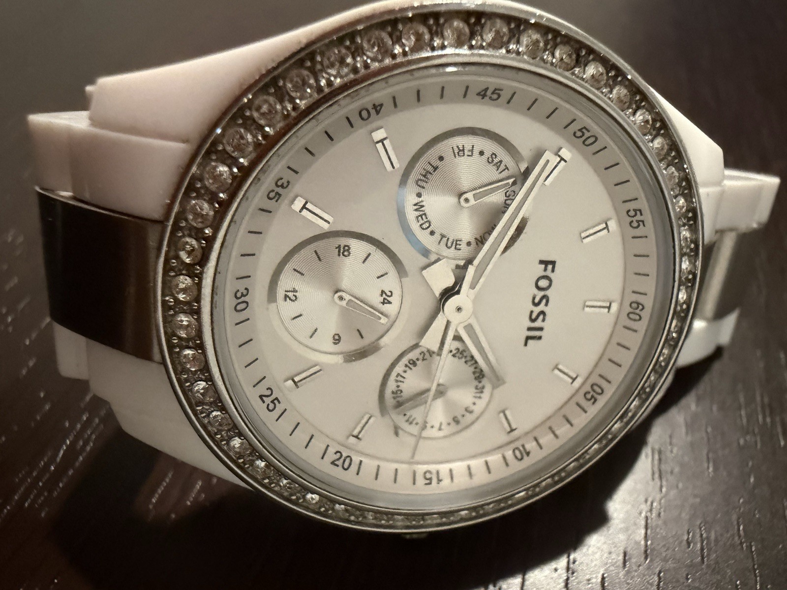Fossil Women’s White/Silver Stainless & Silicone Bracelet Quartz Gem Bezel 40mm