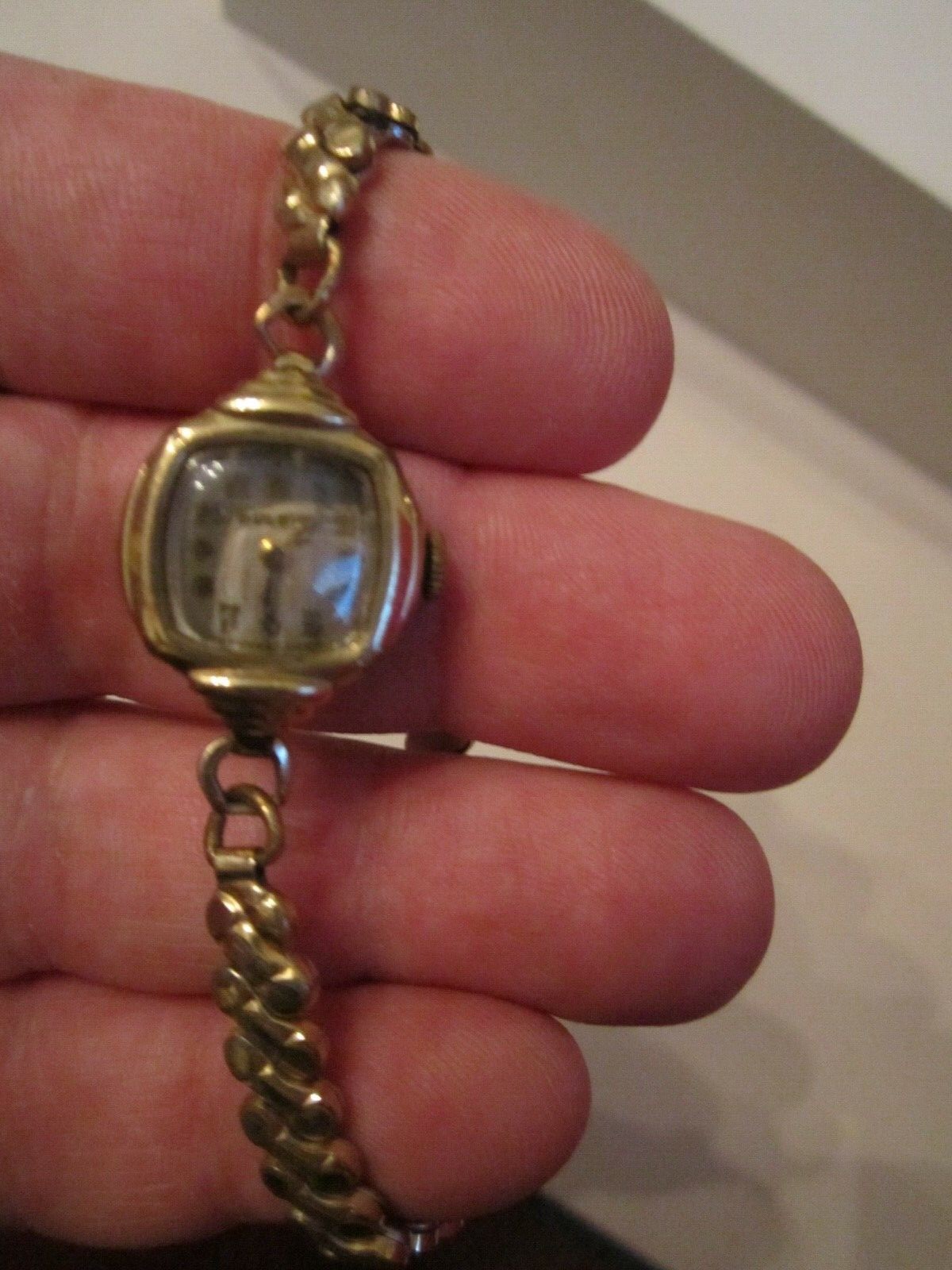 VINTAGE BULOVA LADIES’ WATCH – WIND UP – NOT WORKING – SC-7A