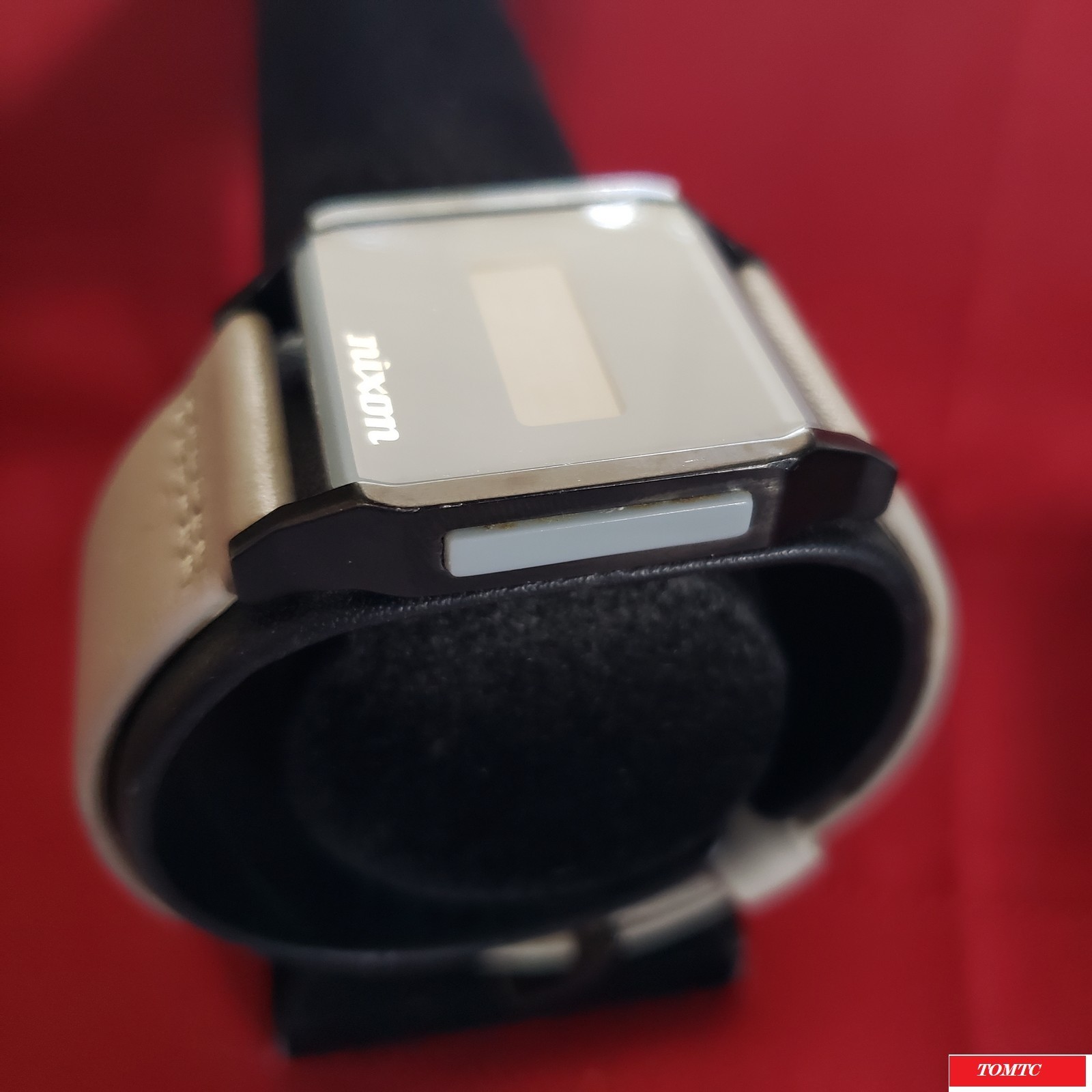 Nixon “The Atom DL” (Black & Grey) 30M China Movement w/ Backlight [7K]