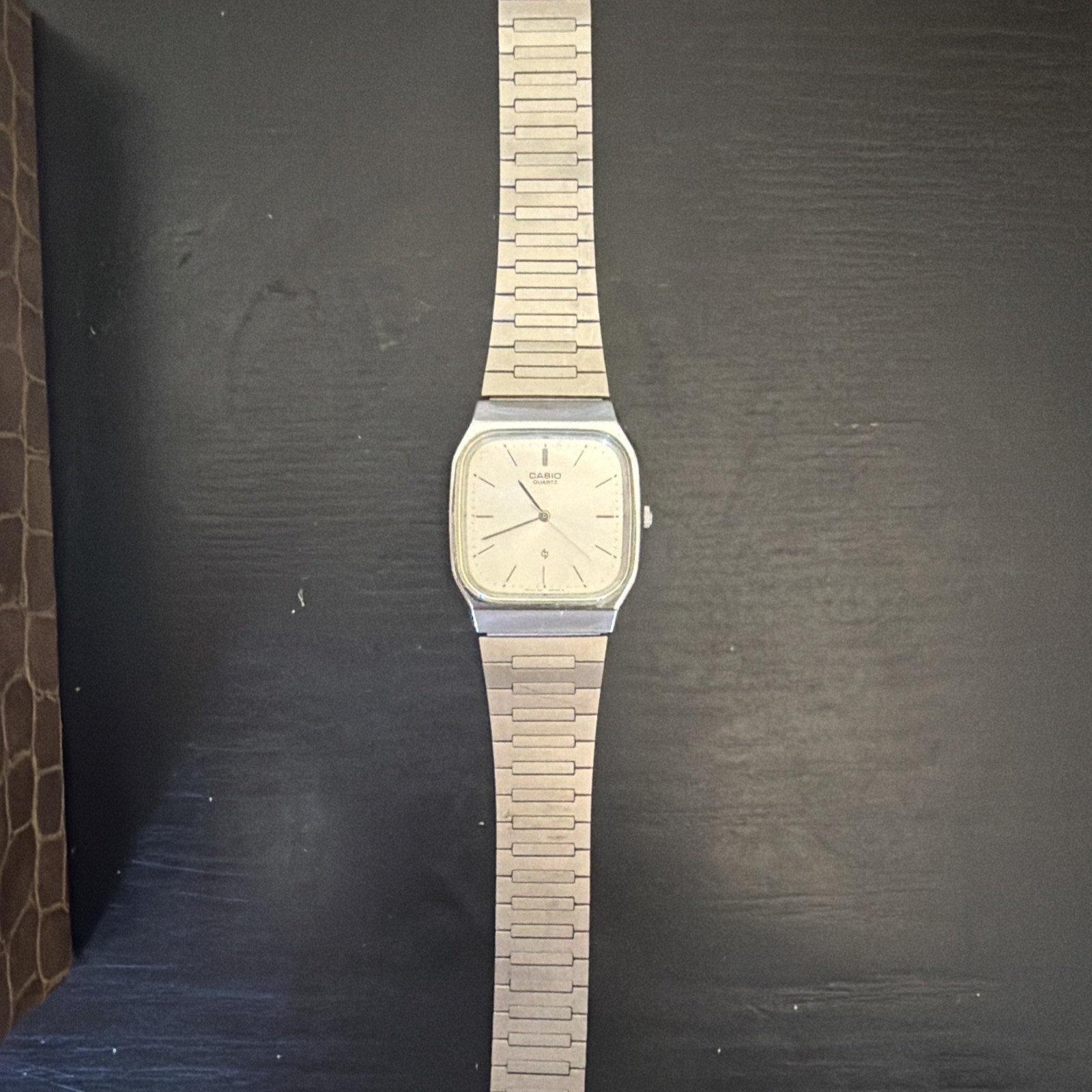 Vintage Casio Octagonal Shape Silver Dial 317 MQ-303 Men Quartz Watch Japan 32mm