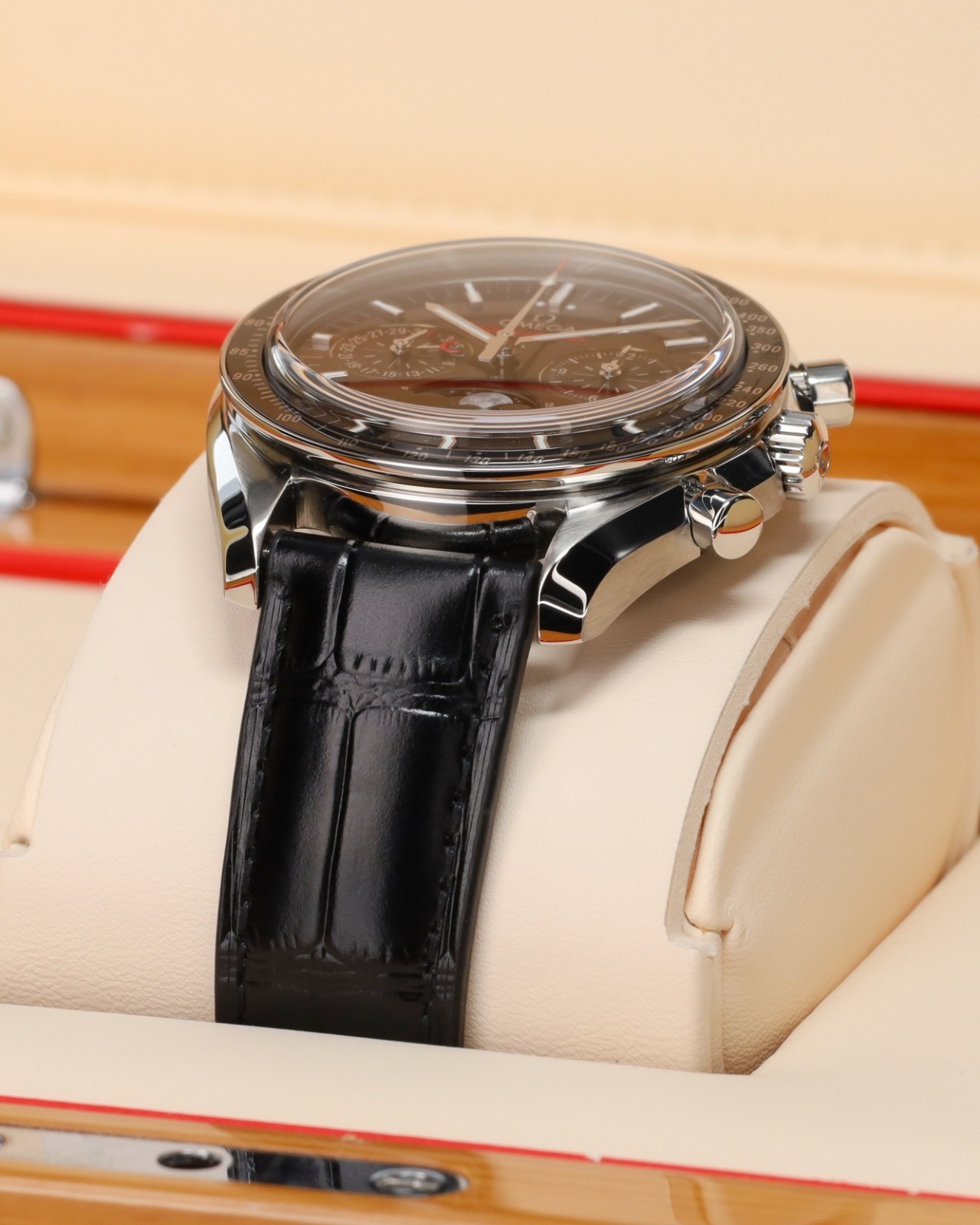 Omega Speedmaster Moonphase Moonwatch 2022 Co-Axial [Complete] Black Dial