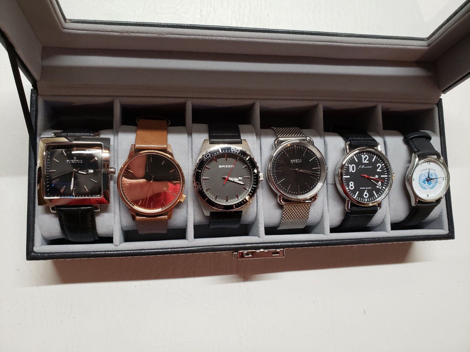 Mens watches Lot of 6 plus case ( PLEASE CHECK ALL PICTURES AND DESCRIPTION)