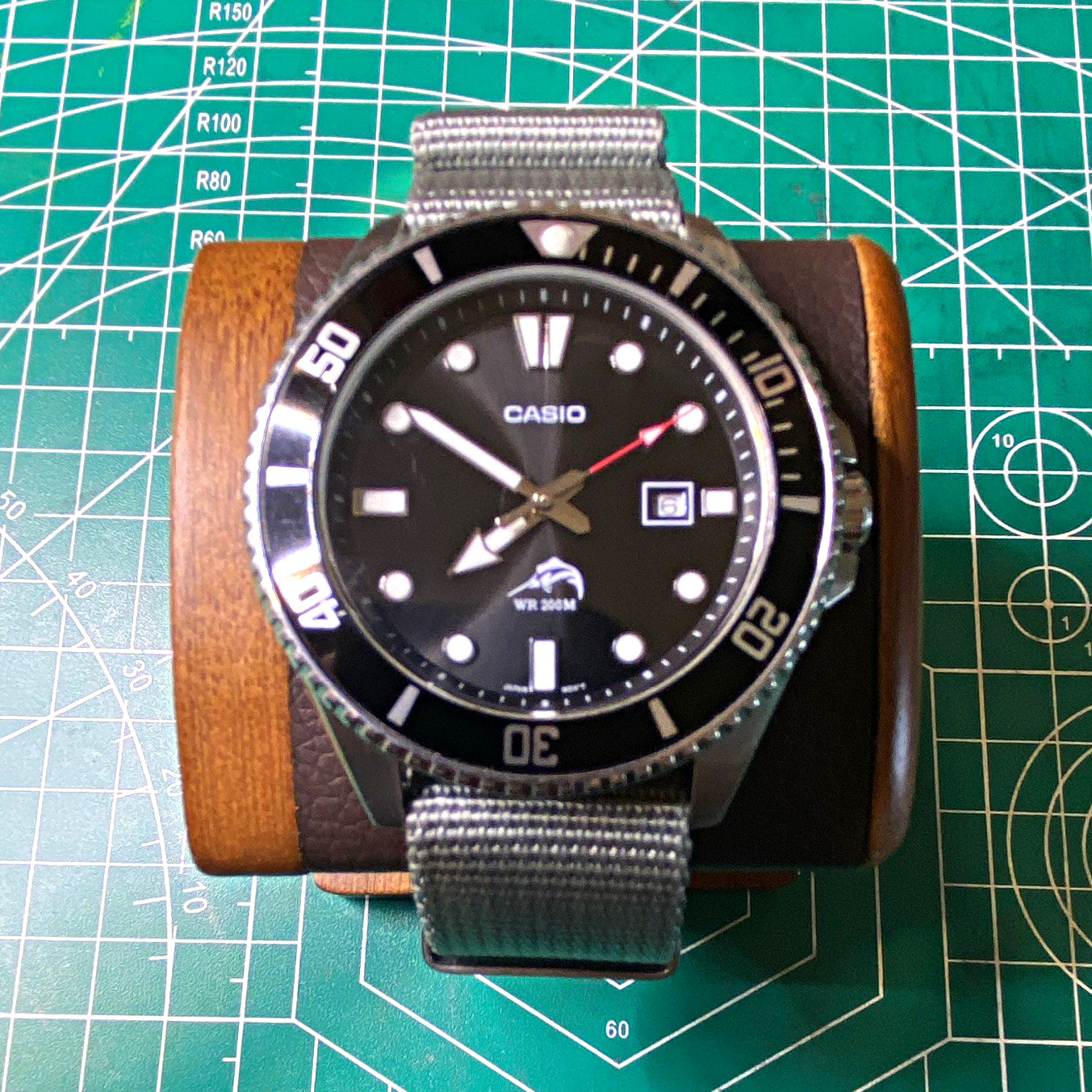Casio Duro Quartz Diver Watch Black Dial With New Gray NATO Strap Date 200m.