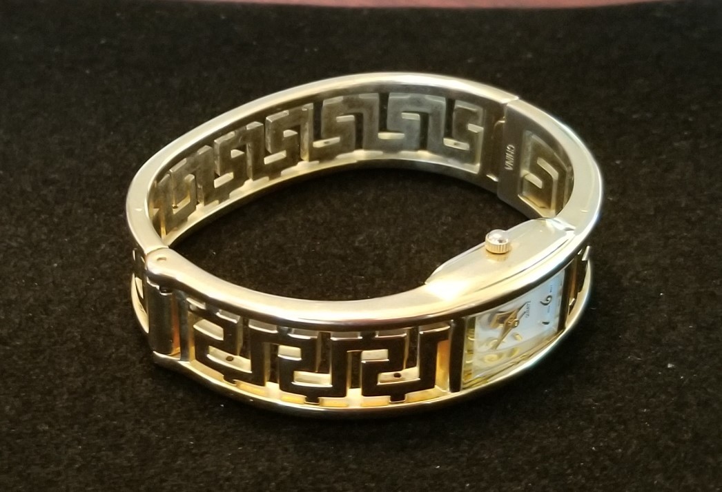 Gruen Gold Tone Cuff Watch GR7985 6″ Closed New Battery