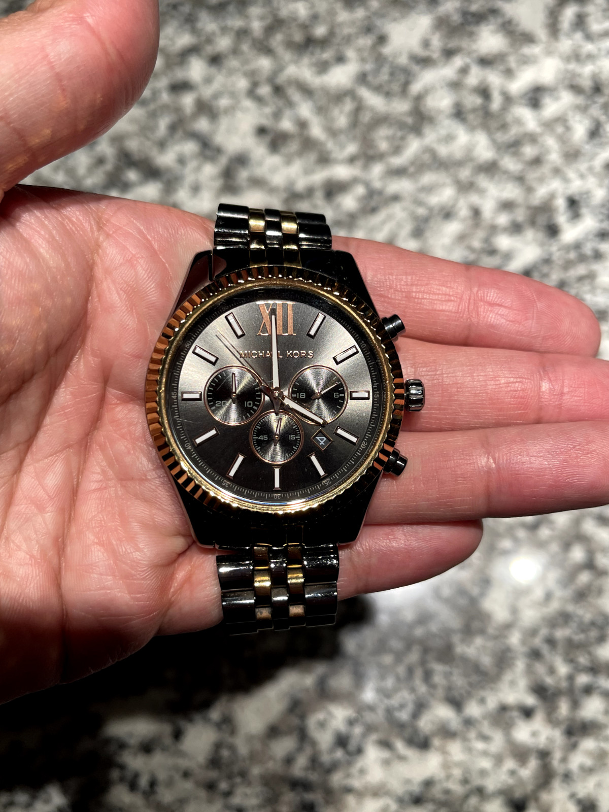 Michael Kors MK8561 Lexington Watch – Gray. Read Description