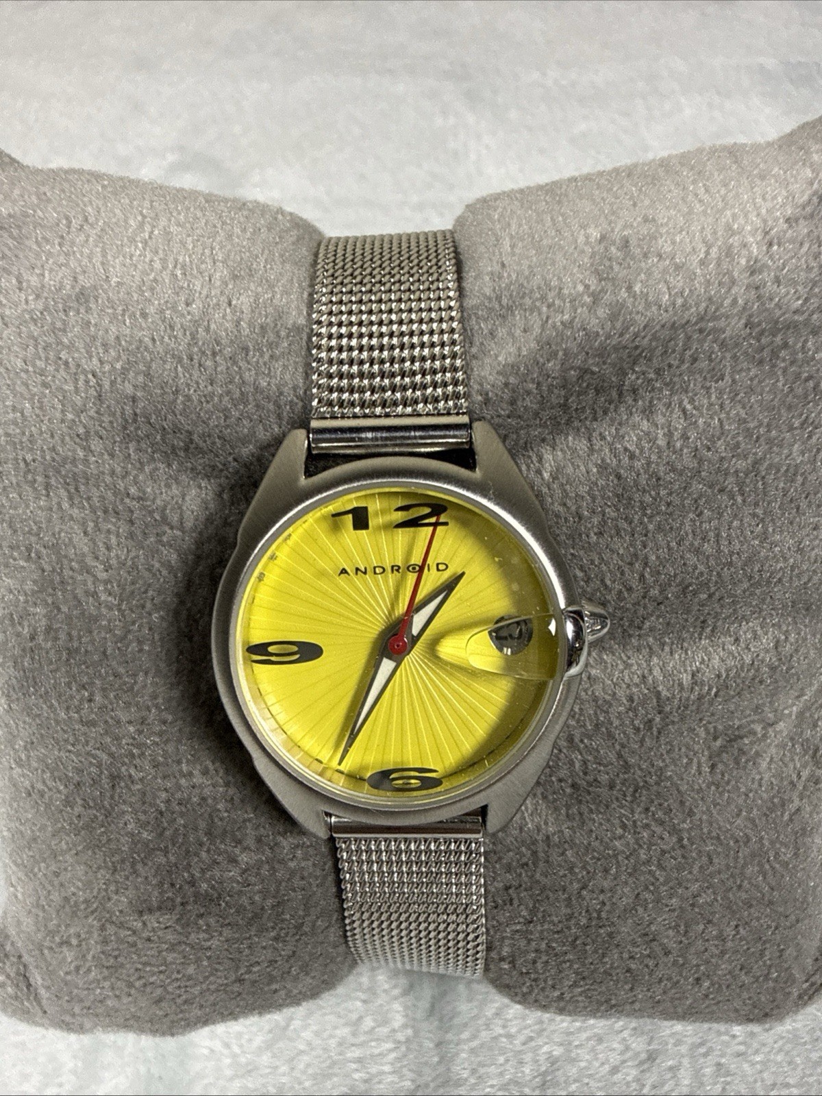 Working Vintage Android U.S.A. Yellow AD 233 Modern Classics Mesh Watch New Batt
