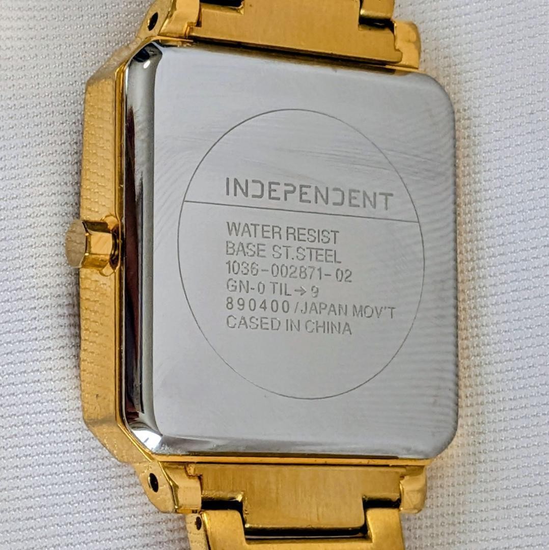 Excellent Condition CITIZEN Men’s Wristwatch Independent Black Gold Modern with