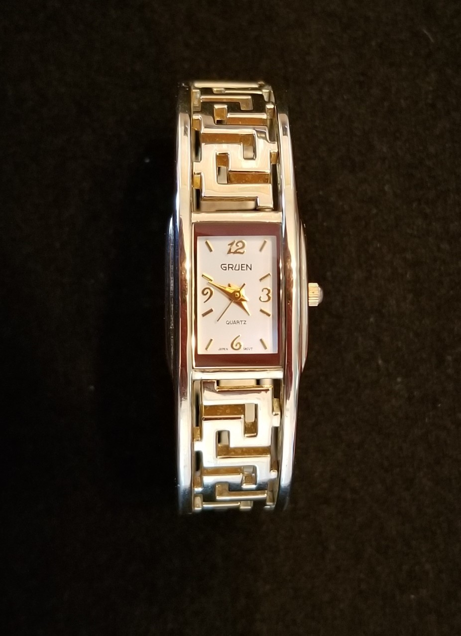 Gruen Gold Tone Cuff Watch GR7985 6″ Closed New Battery