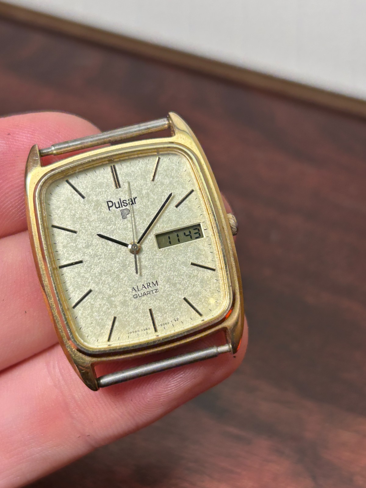 Vintage Pulsar Watch Men Y960 Gold Tone Digital Analog 29mm – For Repair