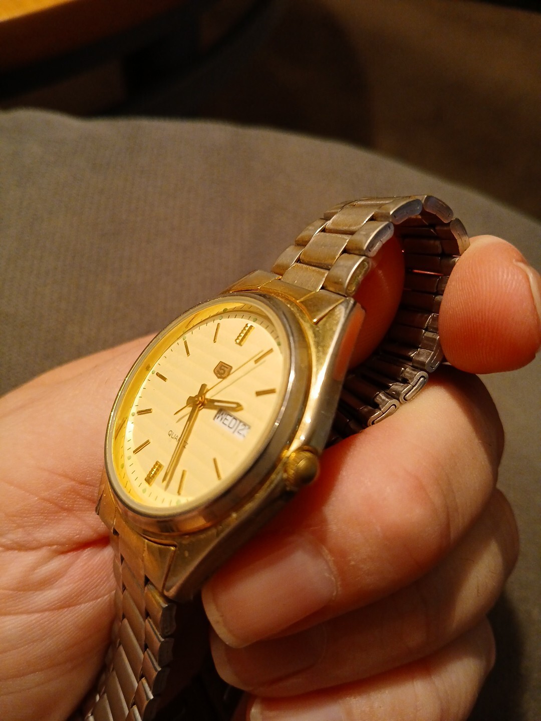 3 Vintage Watches. I Believe They Just Need Batteries. See Pictures
