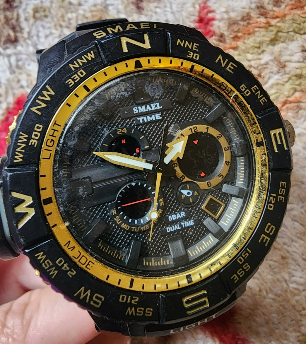 SMAEL Black and Gold Watch 5Bar Dual Time Compass
