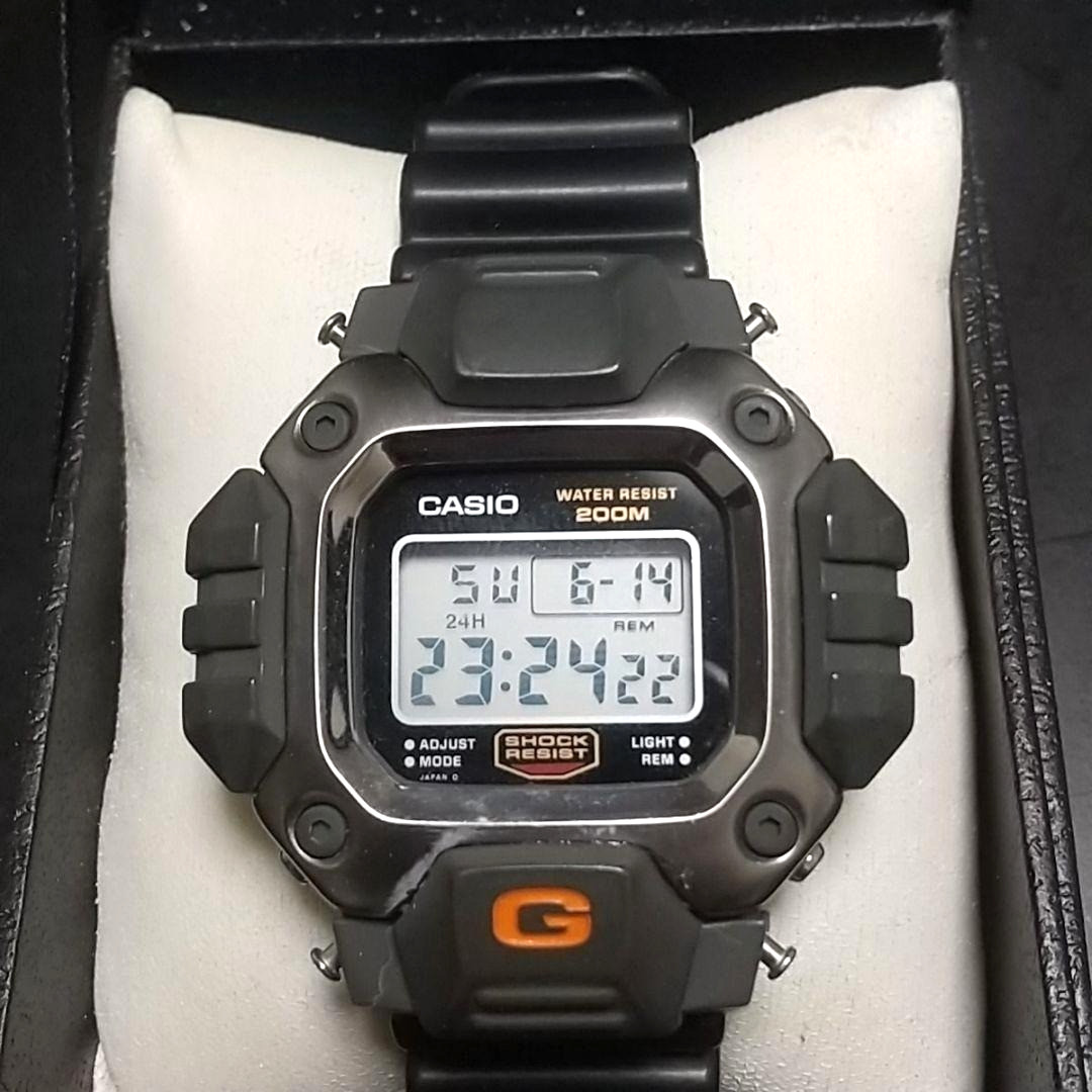 Vintage Casio G-Shock Gundam DW6400 Men’s Watch Digital Quartz Used
