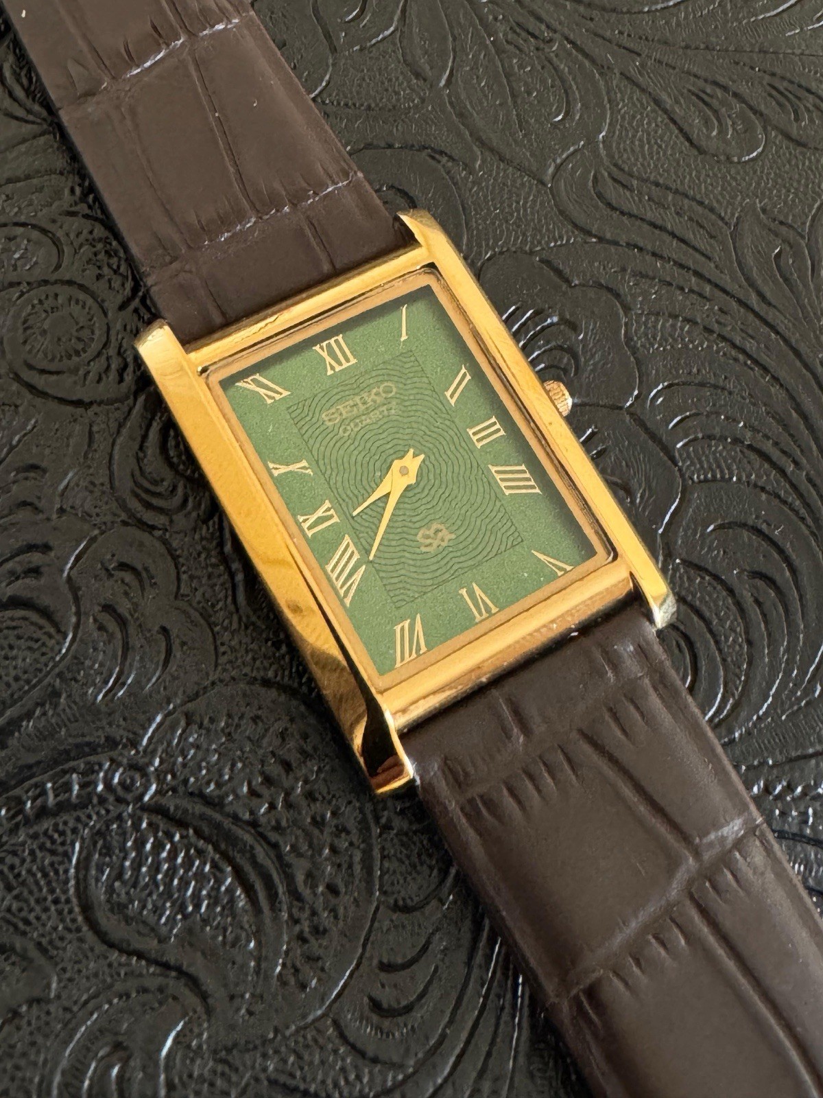 GREEN Vintage Seiko Slim Quartz Men’s Wrist Watch