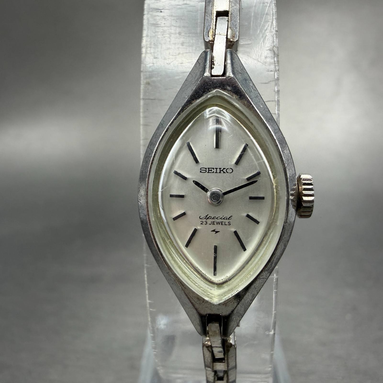 Seiko Special Watch Women 15mm White Dial Silver Tone Manual Wind 1140-7080 Runs