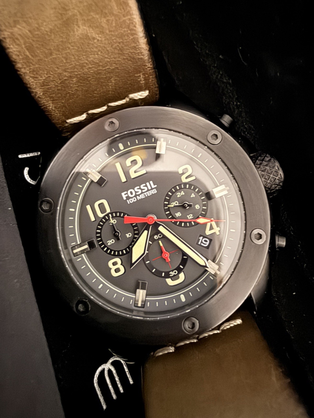 Fossil machine chronograph watch Men’s grey dial black case green leather FS5000