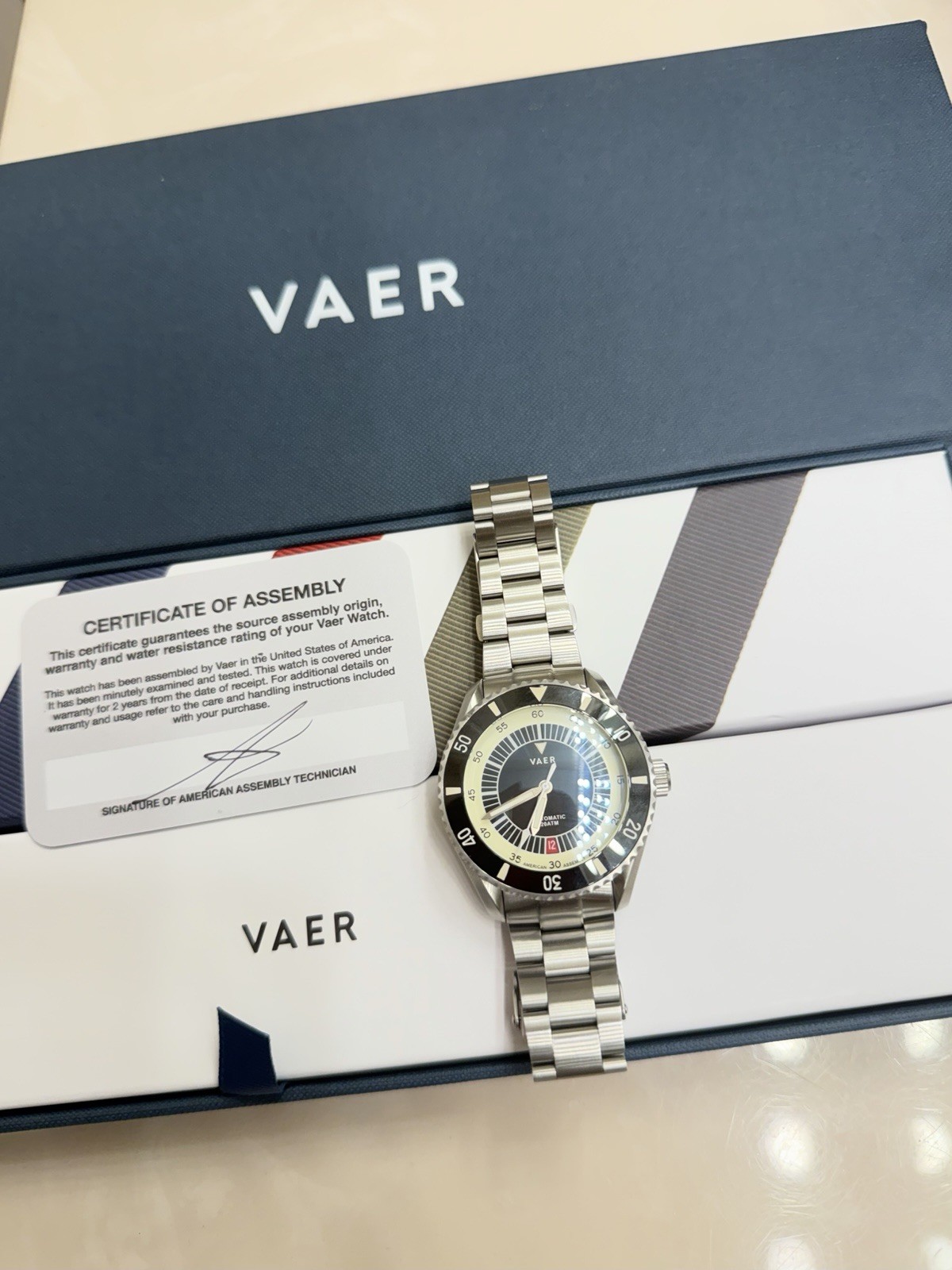 Vaer D5 39mm Automatic Diver Black Dial SS Bracelet 200m Box Papers