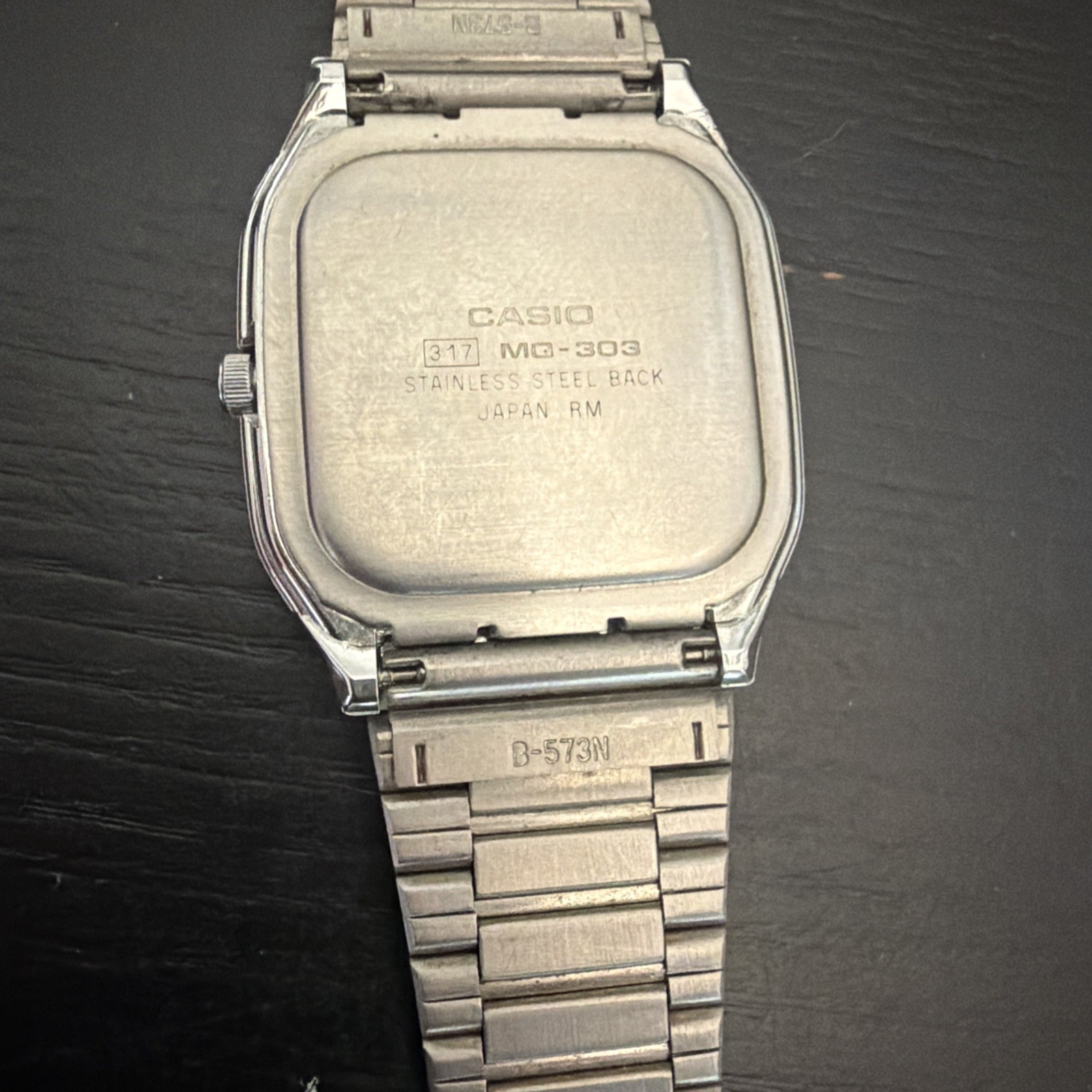 Vintage Casio Octagonal Shape Silver Dial 317 MQ-303 Men Quartz Watch Japan 32mm