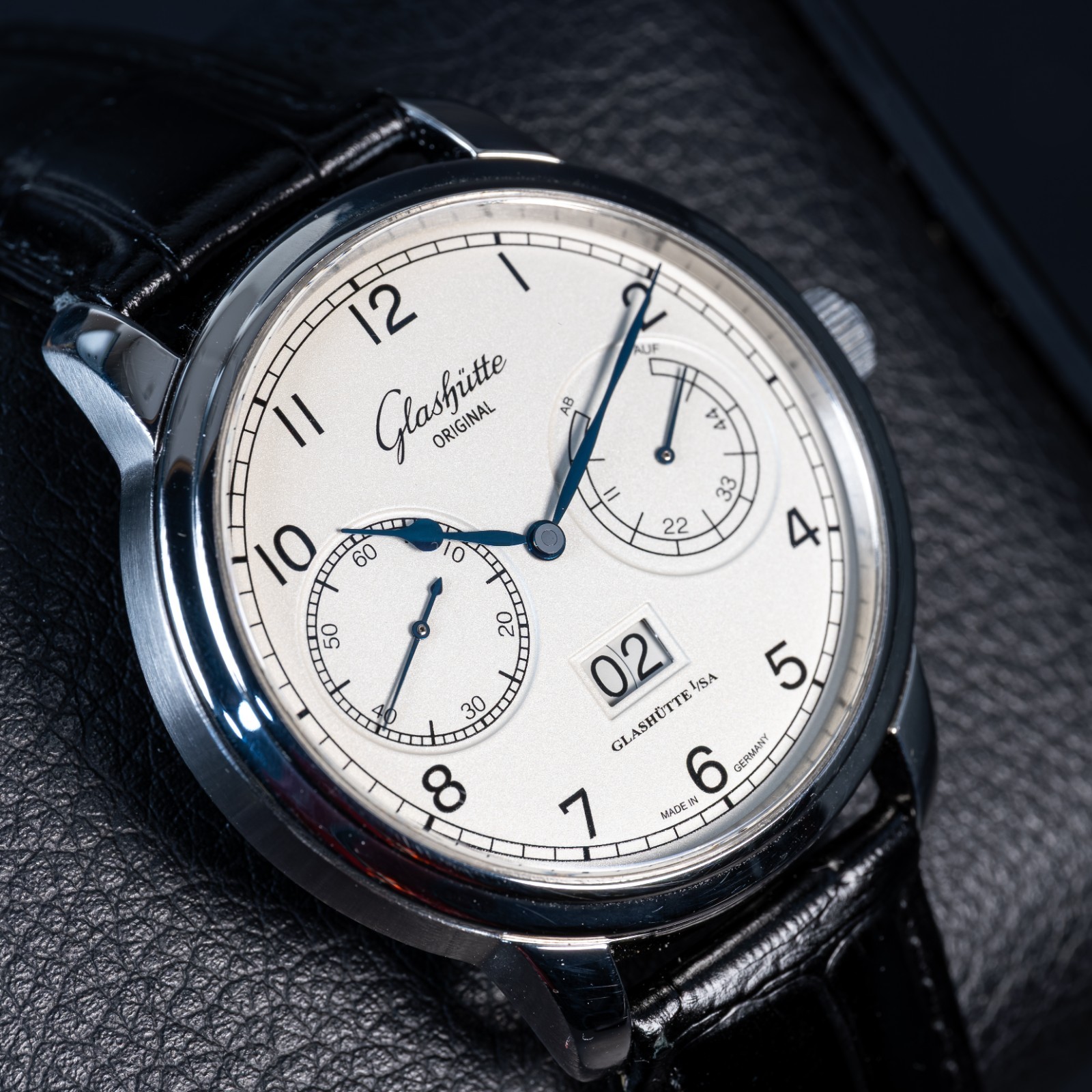 Glashütte Original Senator Observer 44mm Silver Dial 100-14-05-02-04 Complete
