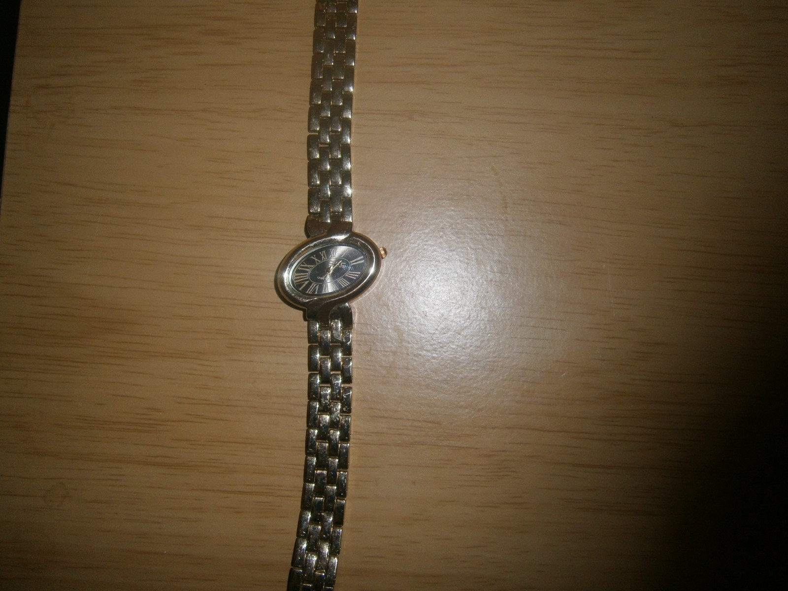 Stylish ladies G & C Links Sky quartz watch. Silver tone.21cm(E26WBc)