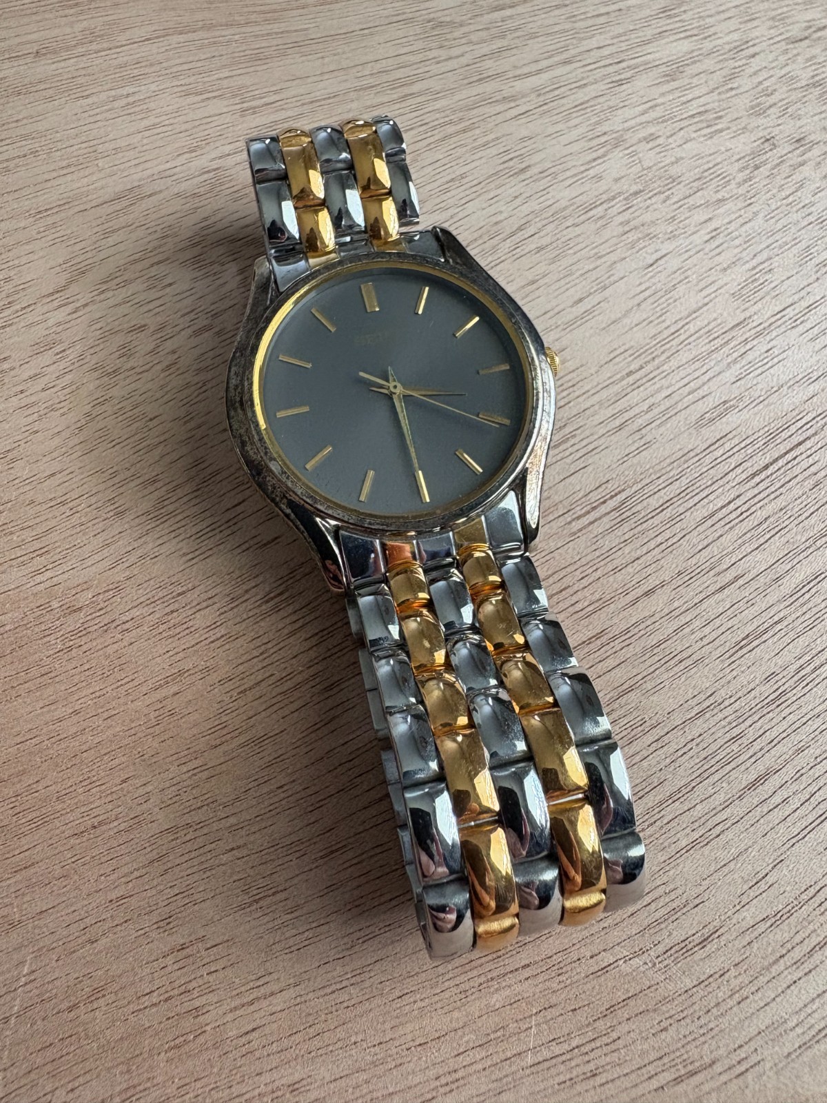 Vintage Seiko 7N01-7439 Two Tone Quartz Dress Watch Original Bracelet Untested