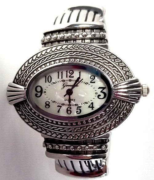 Geneva Watch Woman’s Silver-Toned Case Mother Of Pearl Face Battery Powered
