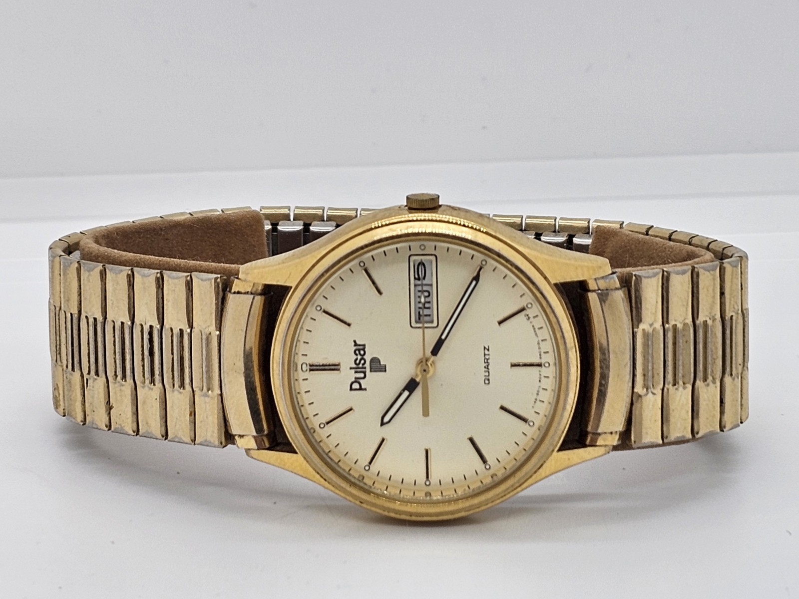 1985 PULSAR SEIKO Wrist Watch – Y148-6019 Gold Tone Stainless Stretch JAPAN BOX