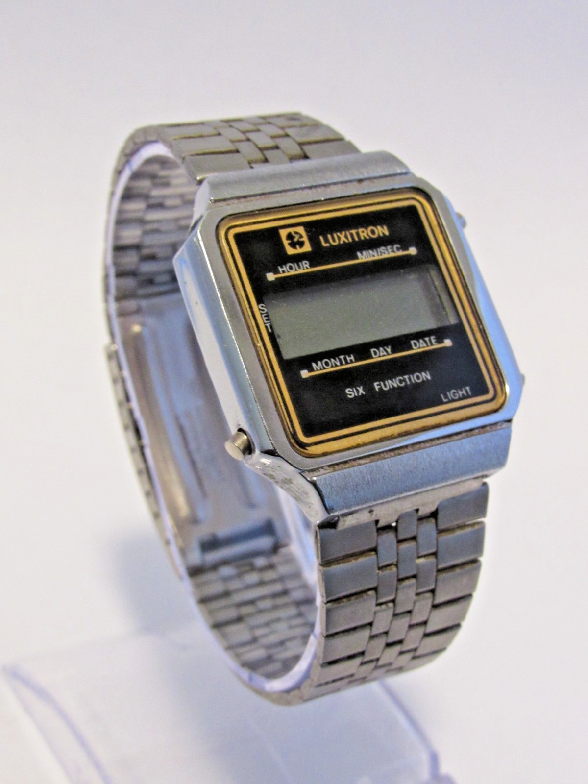 Vintage Men’s Silver Tone Luxitron Digital Watch Hong Kong #W1-55