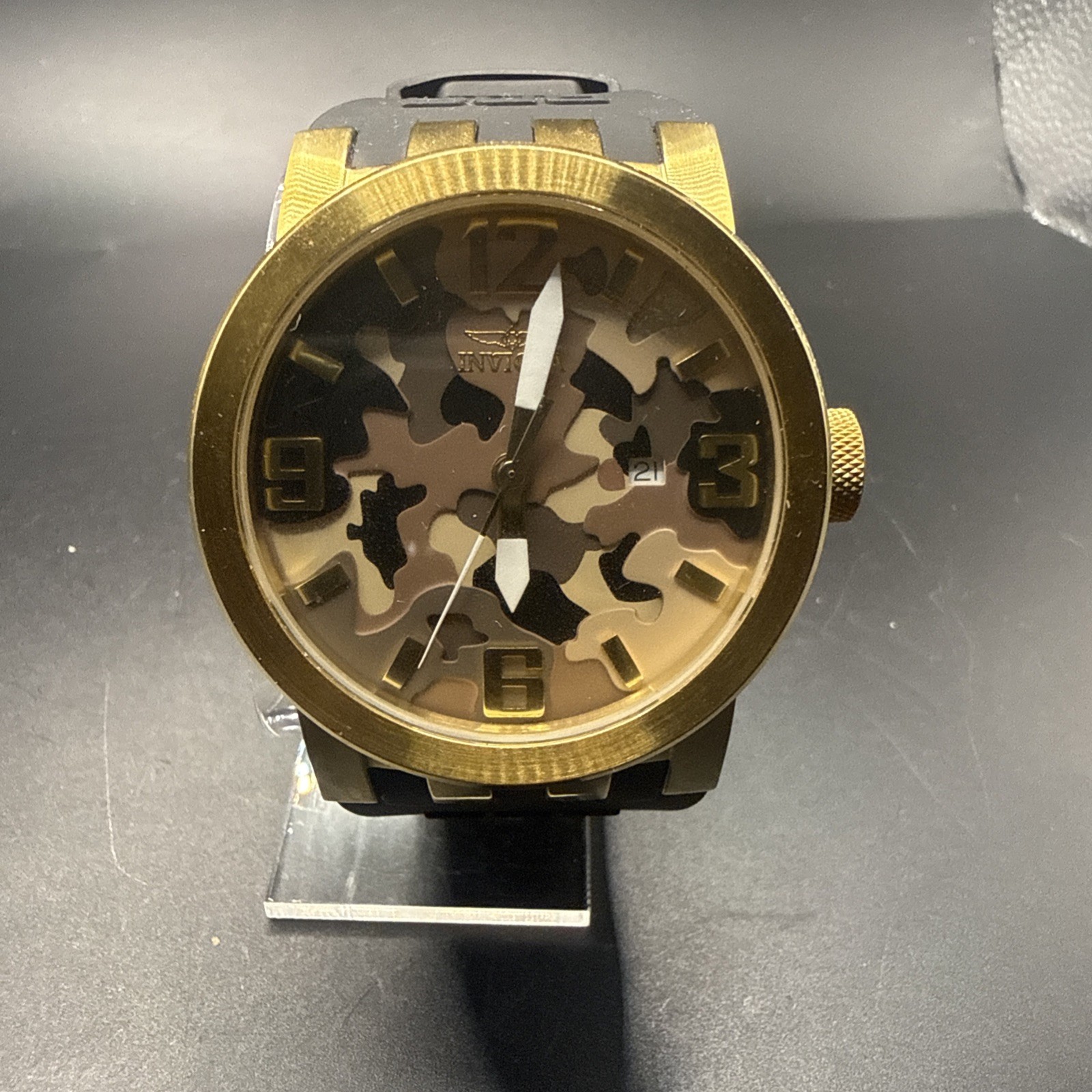 Invicta DNA watch gold-tone case and a brown camouflage dial New Battery