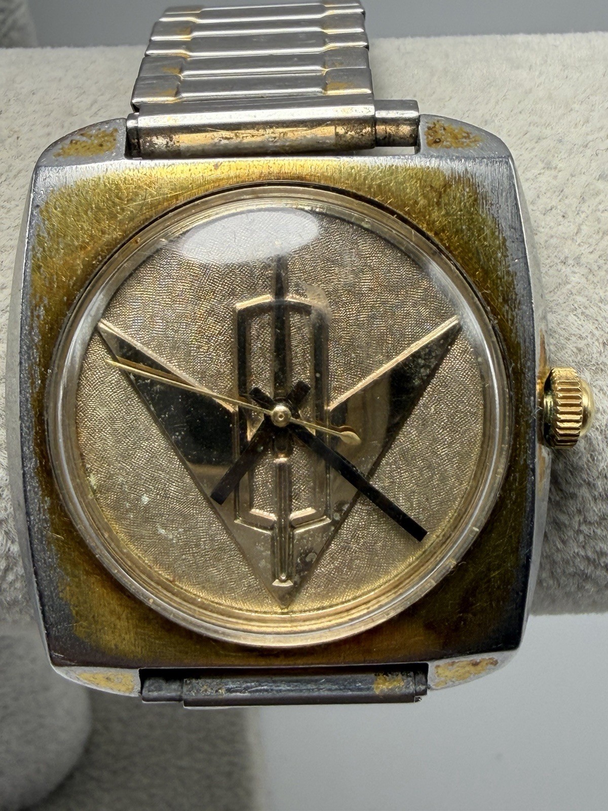 Unisales Mens Automatic Watch 37MM 7″ Stretch Vintage Hong Kong 17 Jewels Rare