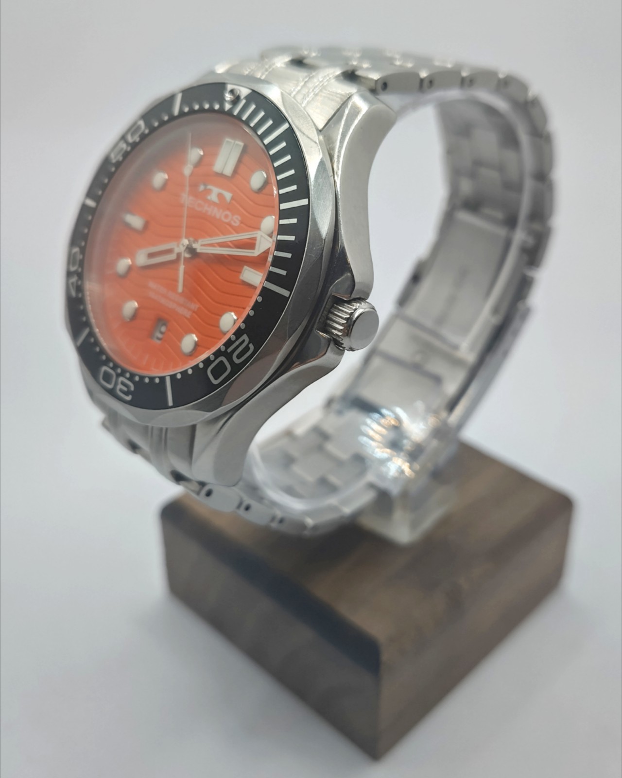 Technos Orange Dial Date Stainless Steel Quartz Men’s Quartz Watch Ref: T9691