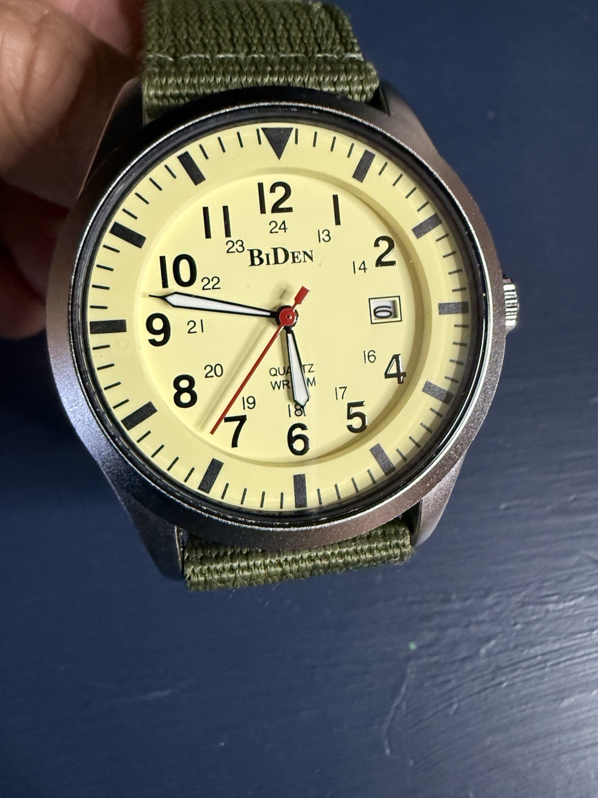 BiDen Military Style Men’s Watch White/ Cream Dial with Date. Needs New Batt