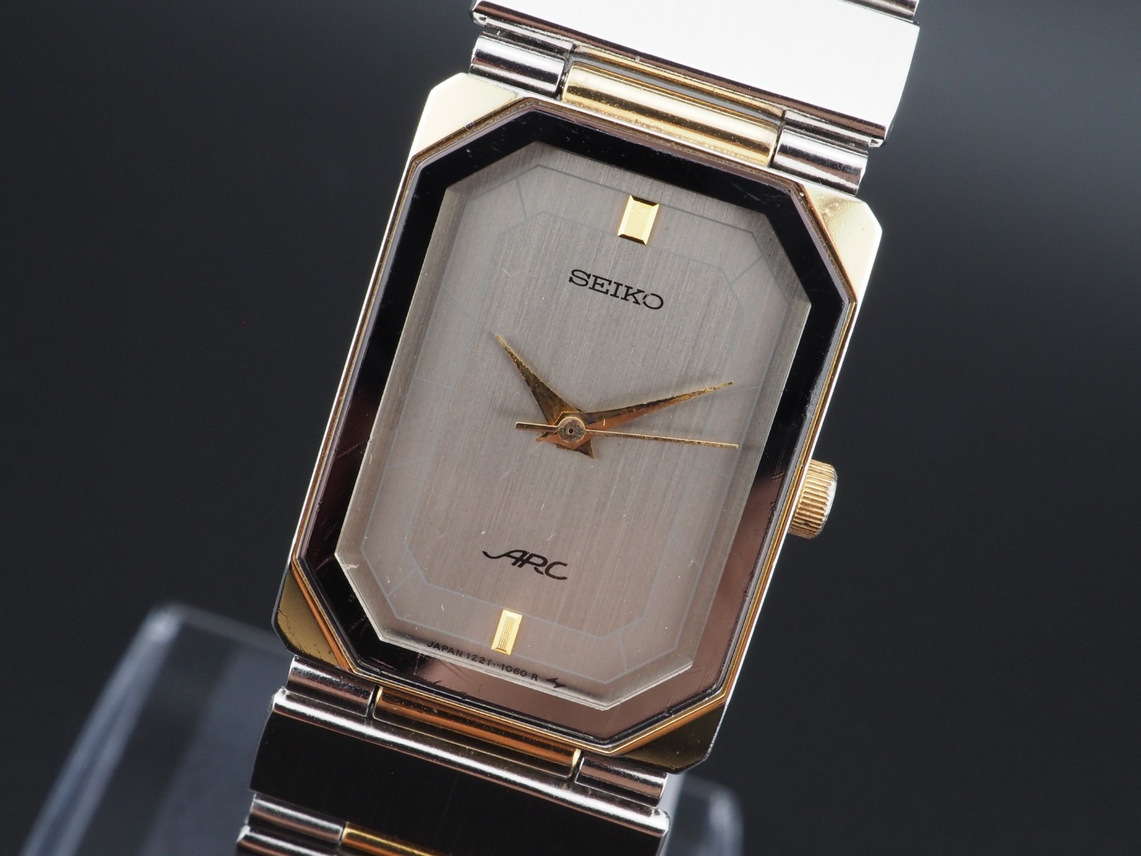 Vintage 1985 Seiko ARC 1221-5800 Silver Rectangle Quartz Womens Watch JAPAN