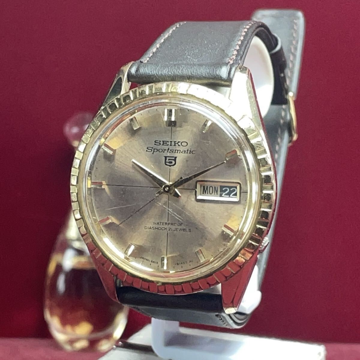 SEIKO 5 Sportsmatic 21J Automatic Day-Date 1966 Gold Dial Vintage Watch