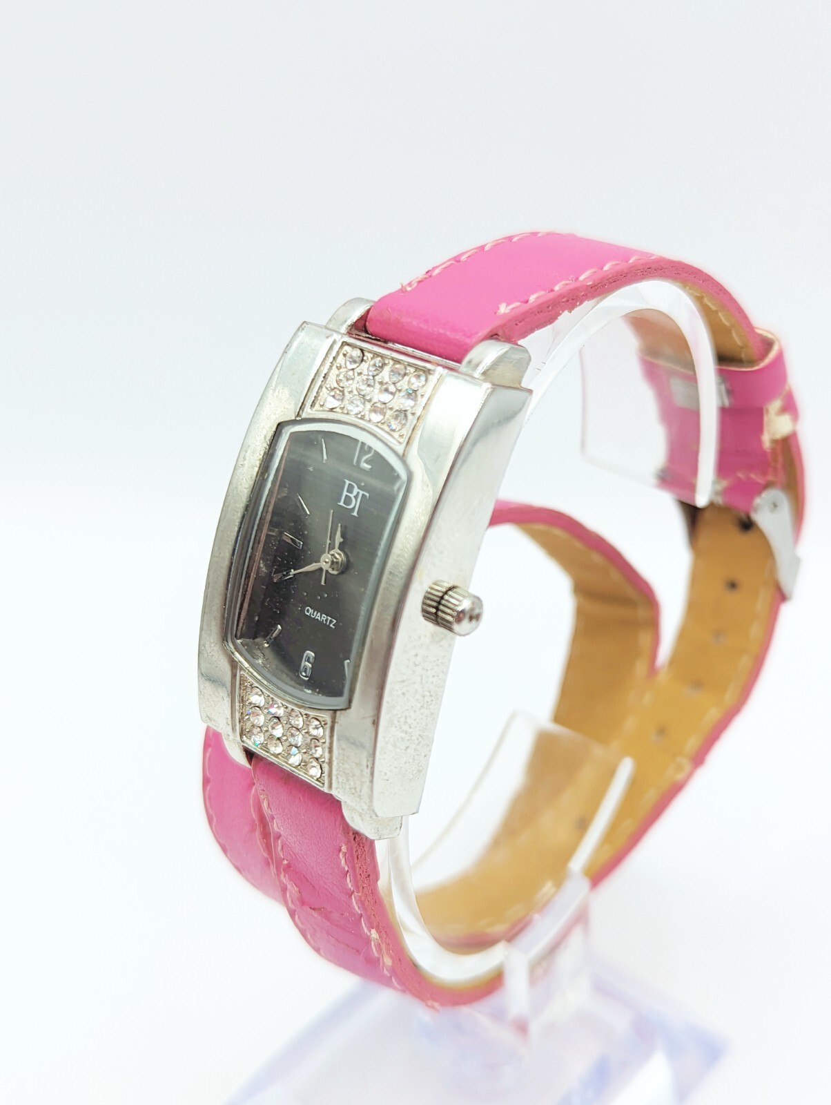 BT Quartz Women’s Pink Wrap Around Strap Leather Wristwatch Keeps Time New Batte