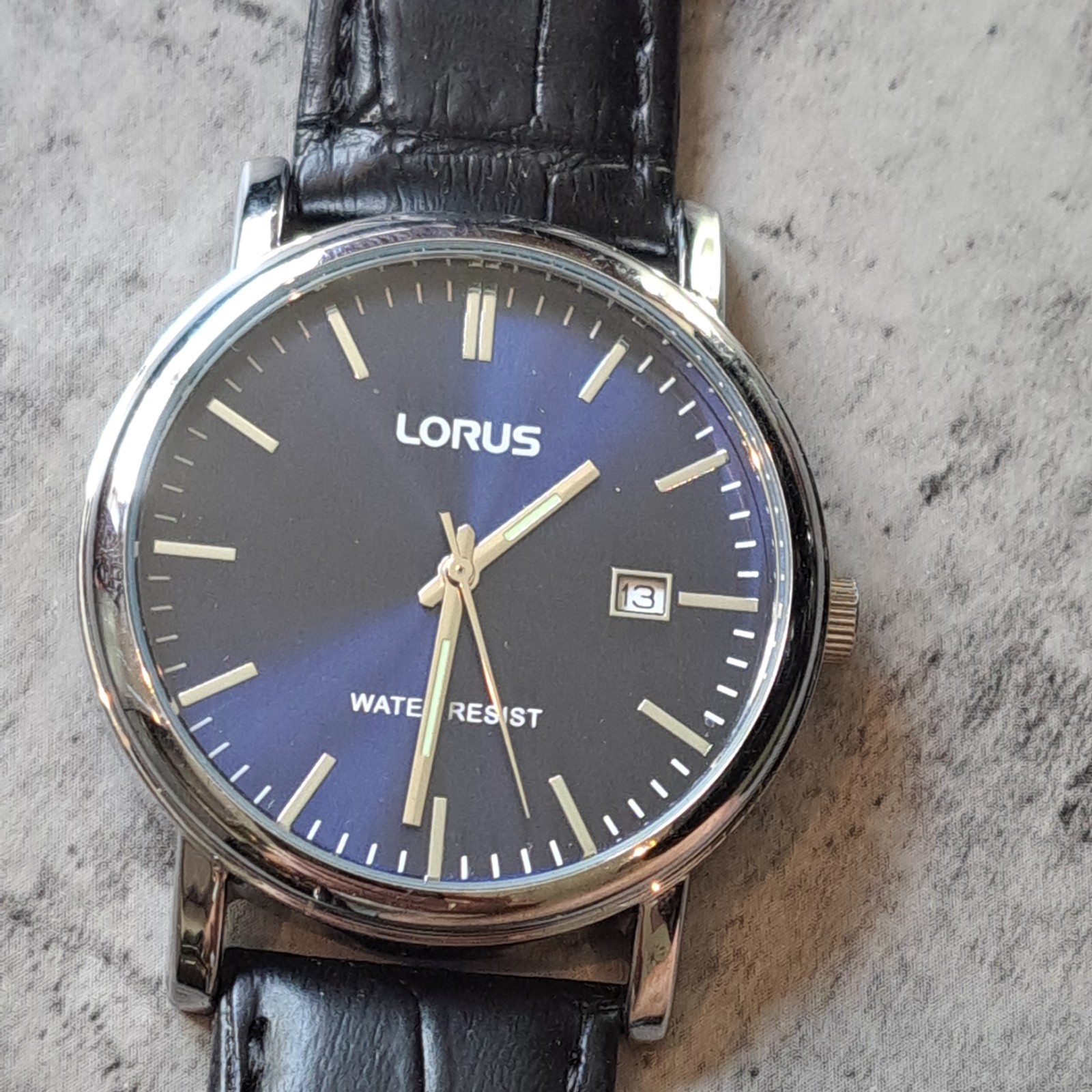 Mens Lorus NAVY DIAL SILVER HANDS Watch NEW CONDITION