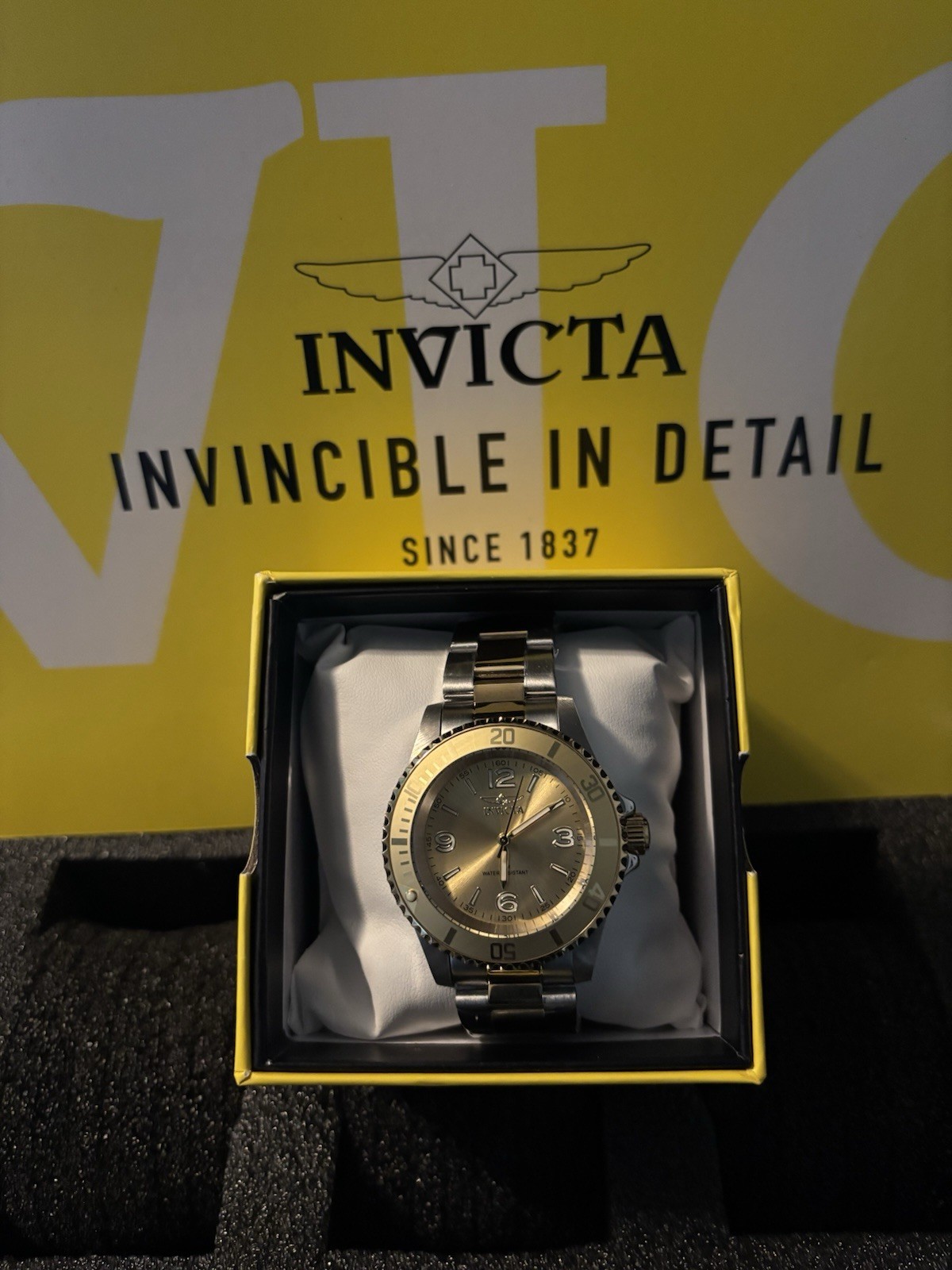 Invicta Men’s Two-Tone Stainless Steel Watch Gold Dial Rotating Bezel Box