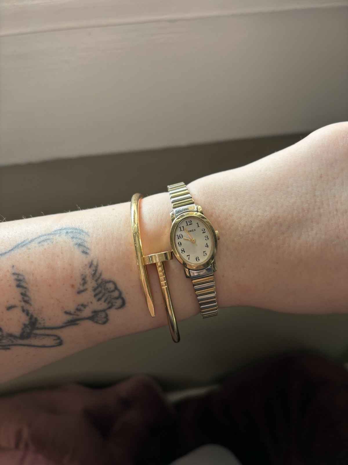 Vintage Timex Ladies Petite Two Tone Gold Silver Oval Watch Stretch Band