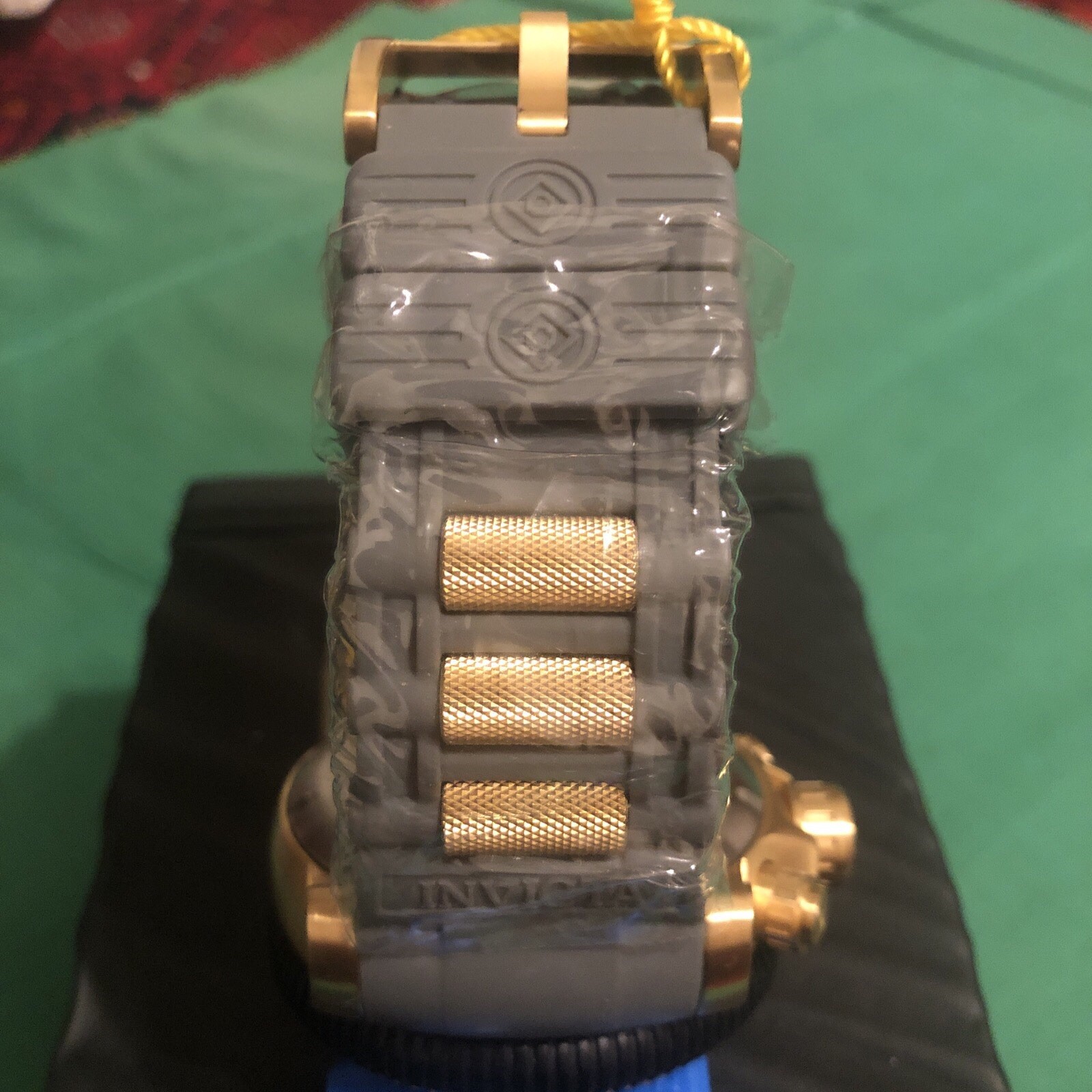 Invicta Sea Hunter Rare Model #0415 Black Gold & Gray, WR 300M Chrono Big Watch,