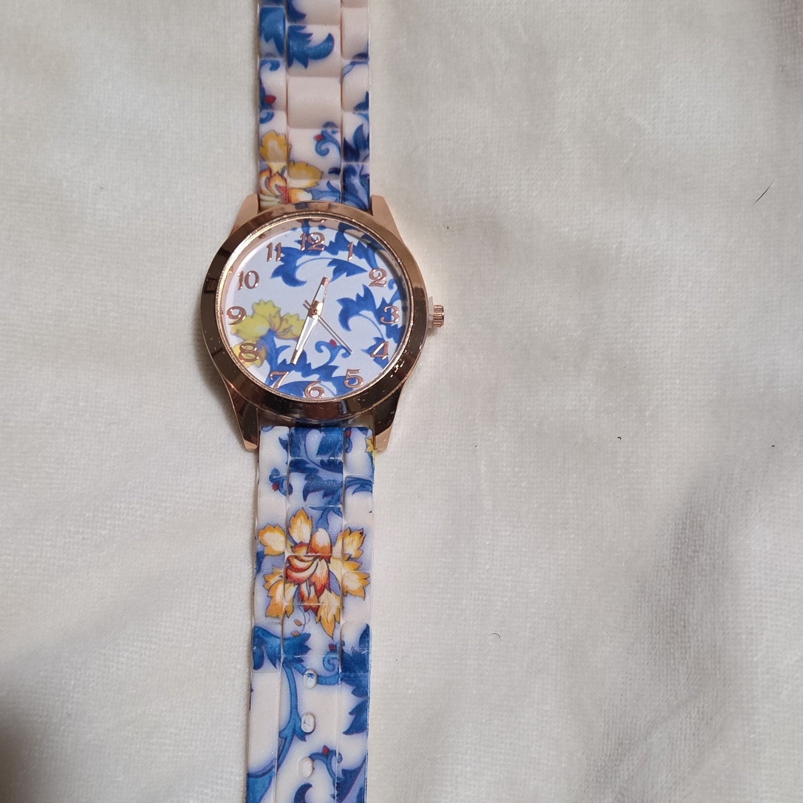 Women’s Floral Analog Wristwatch White Blue Yellow Silicone Band Rose Gold Case