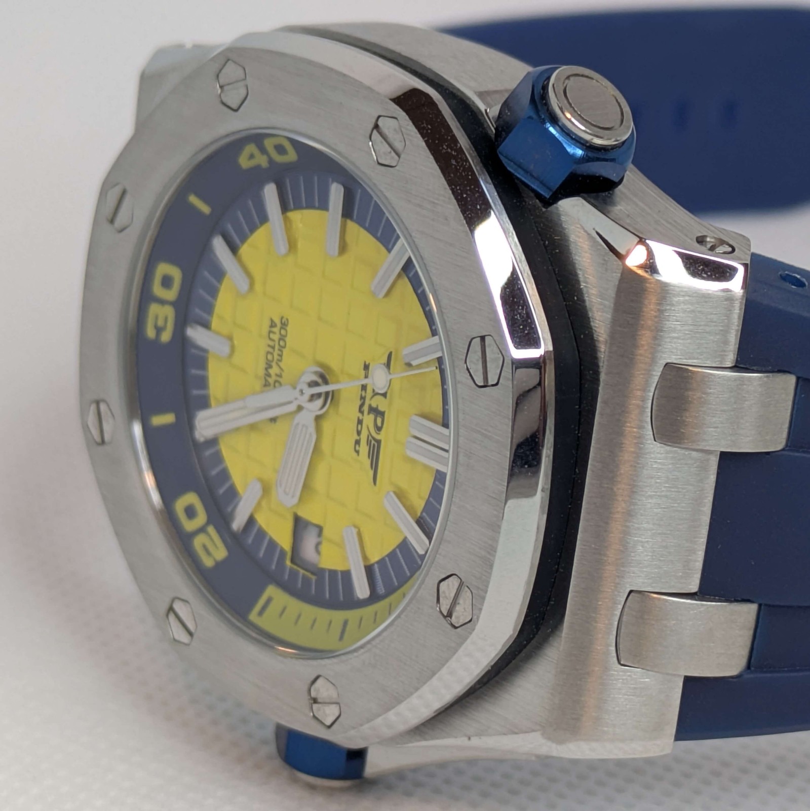 PINDU PINDU Octagon Yellow Men’s Stainless Steel NEW