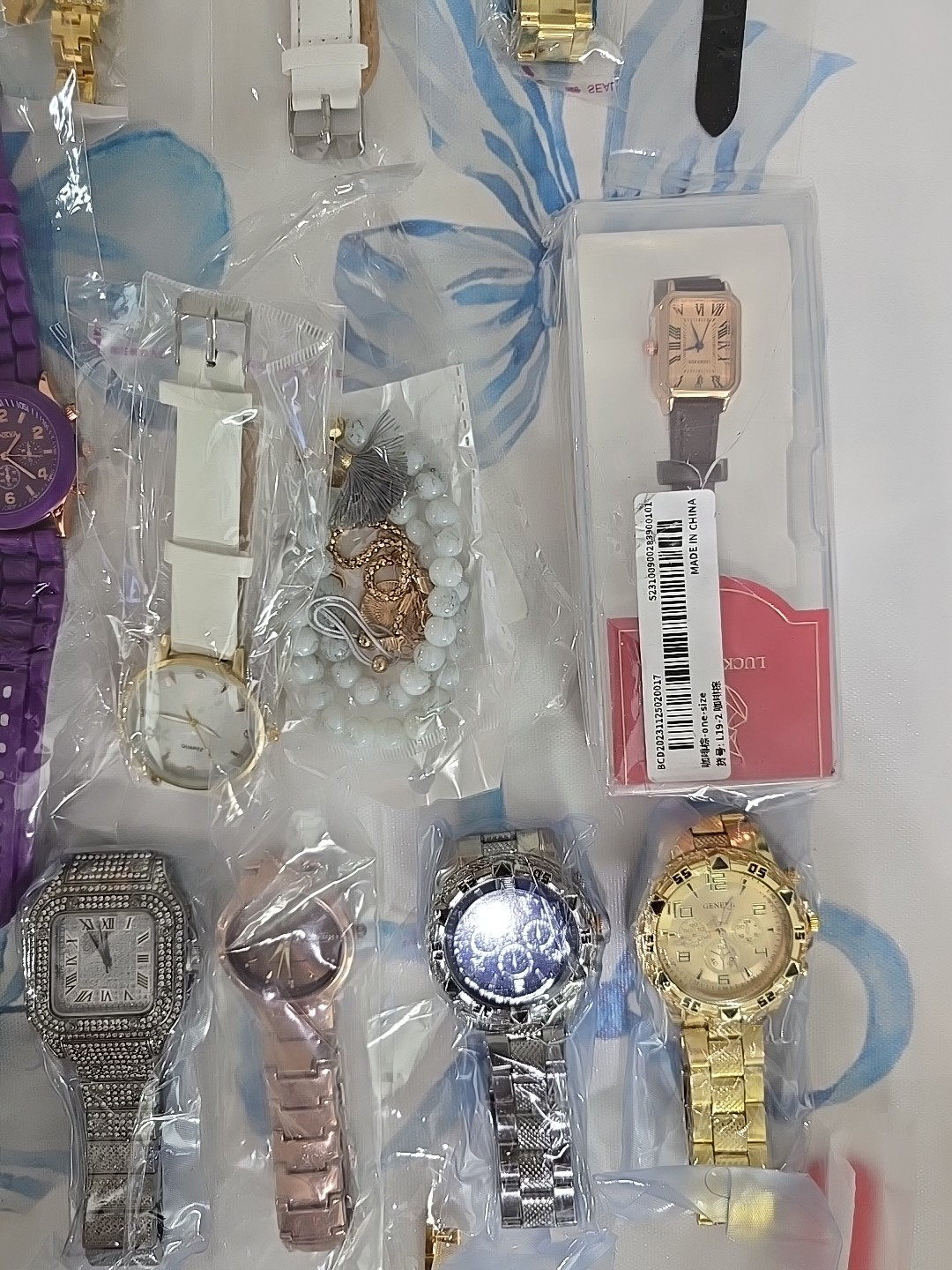 Lot Of 40 Mixed Quartz Fashion Watches Mens And Ladys Lot# 40 New No Box