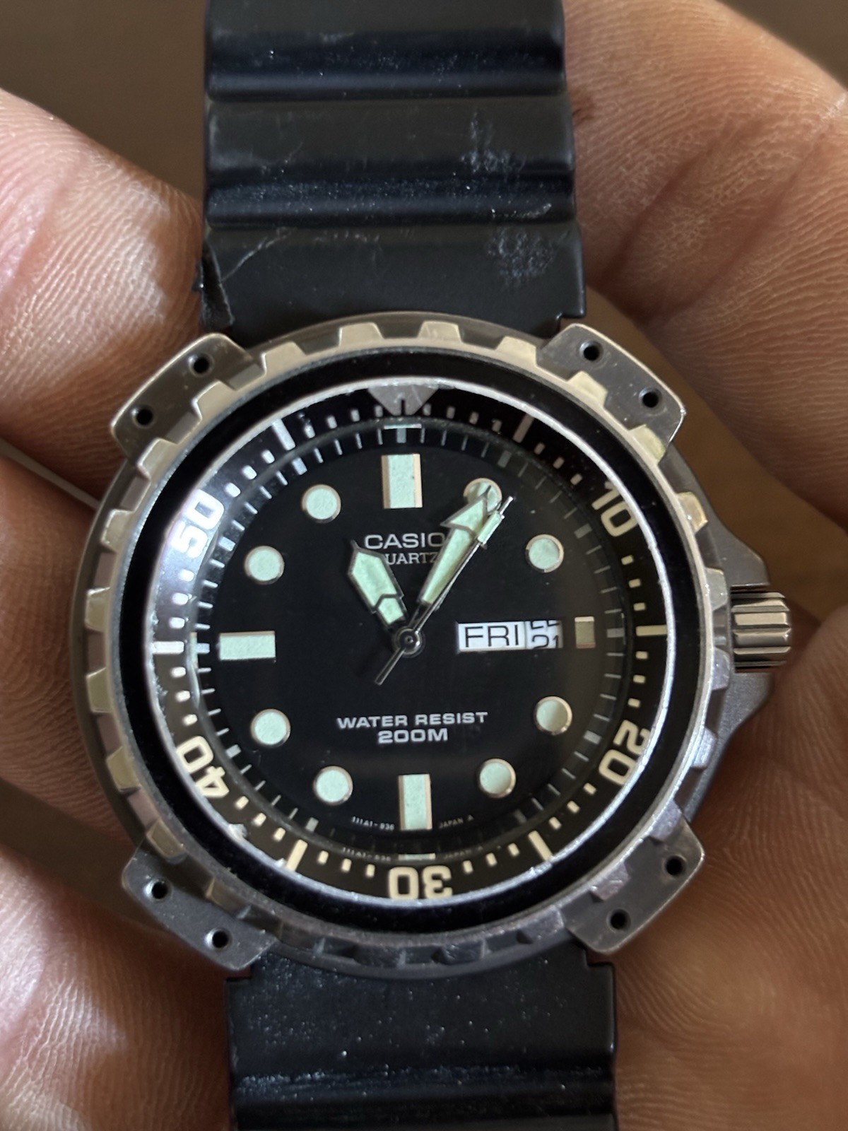 Casio MD-703 Quartz Diver Watch 200m Day/Date Black Dial Resin Strap