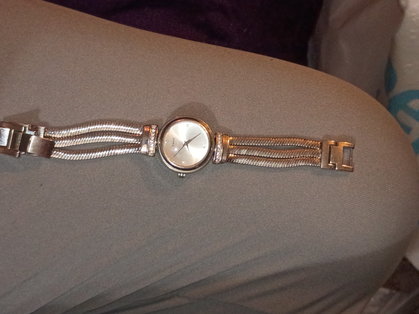 Un Branded Silver Band Silver Face Watch Ladies Wristlet