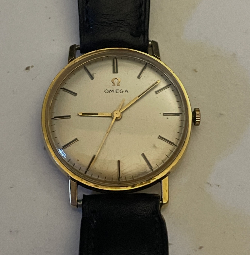 Vintage Omega 18K Gold Men’s Dress Watch – 33mm