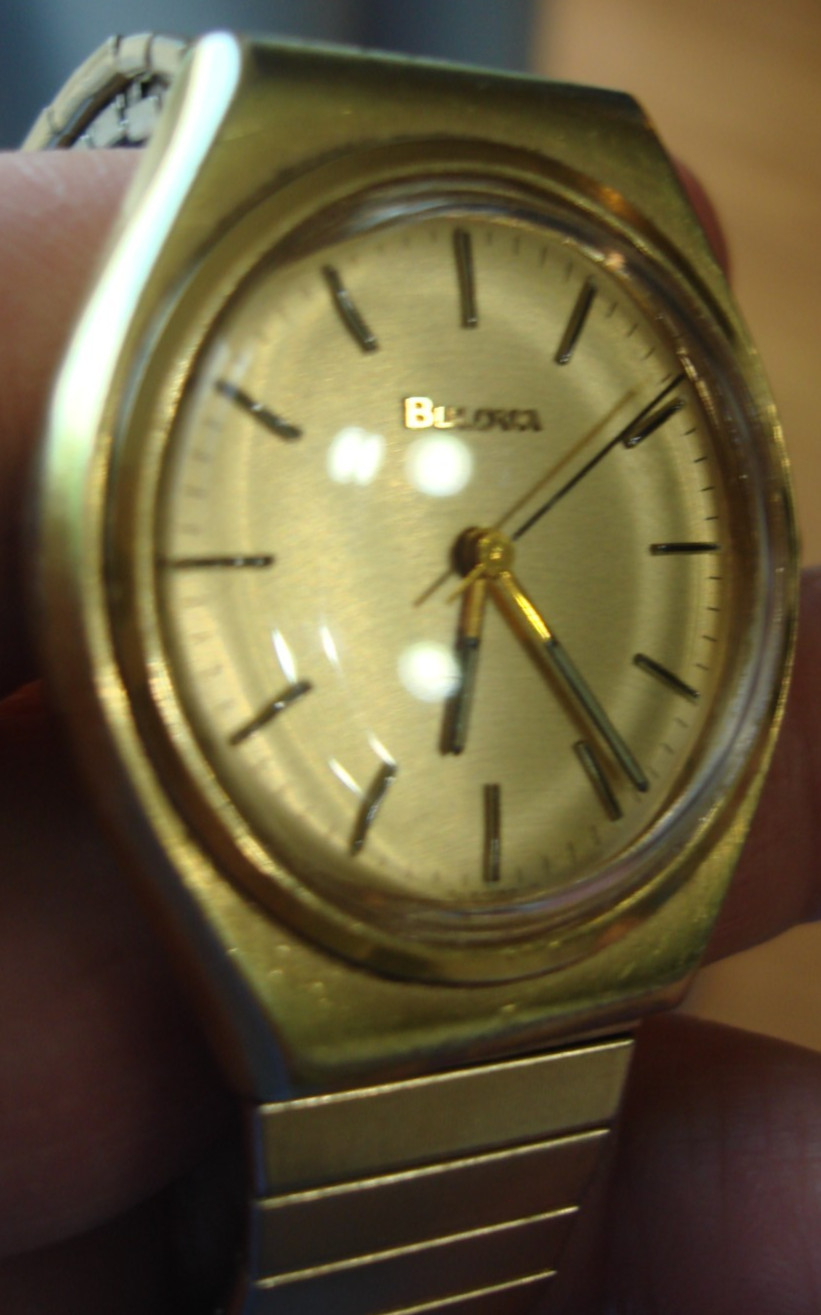 1979 Bulova N9 Swiss 17 Jewels ETA CW 2851 Champagne Brushed Dial wristwatch