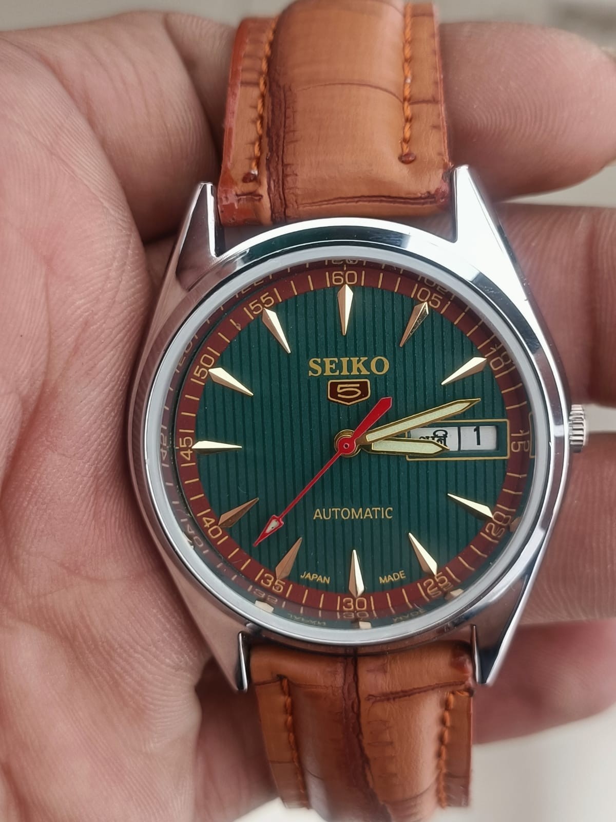Vintage Seiko 5 Refurbished 35MM Automatic Day/Date Japan Made Men’s Wrist Watch