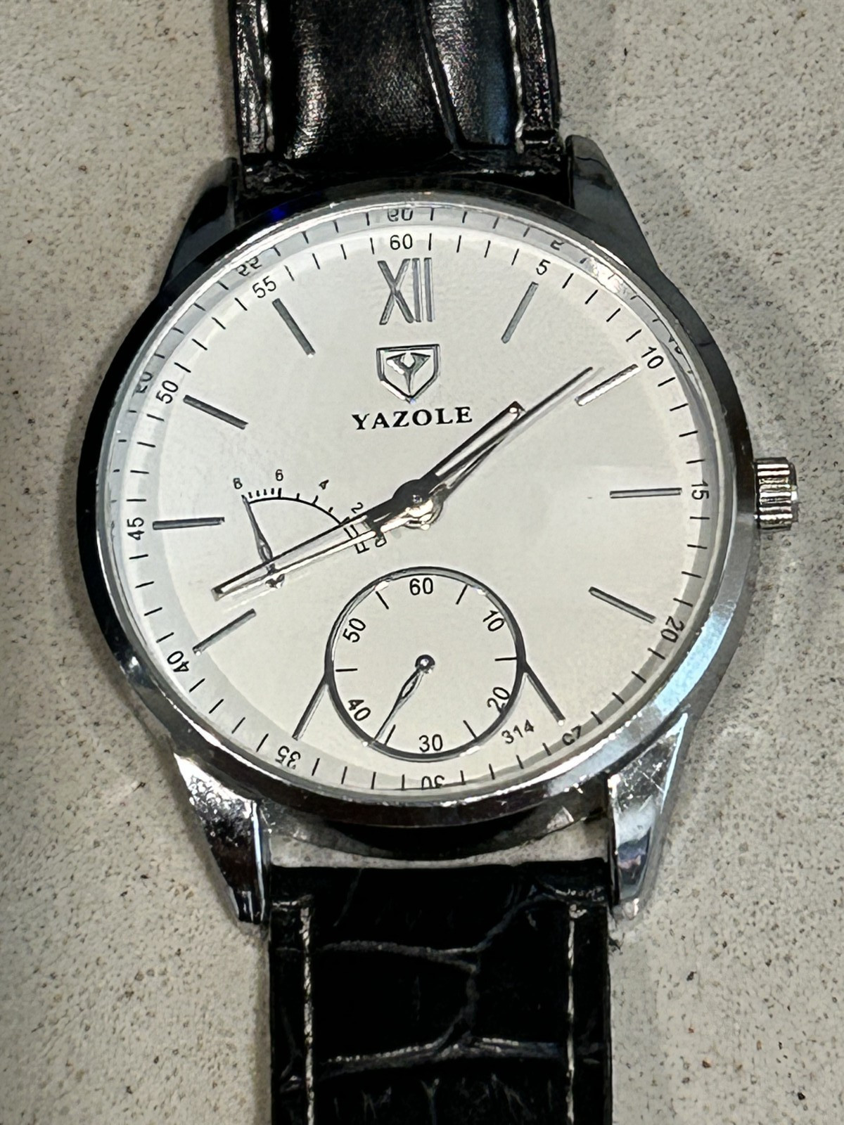Yazole Men’s Quartz / Stainless Steel Watch with ~4cm white face & 2 sub-dials
