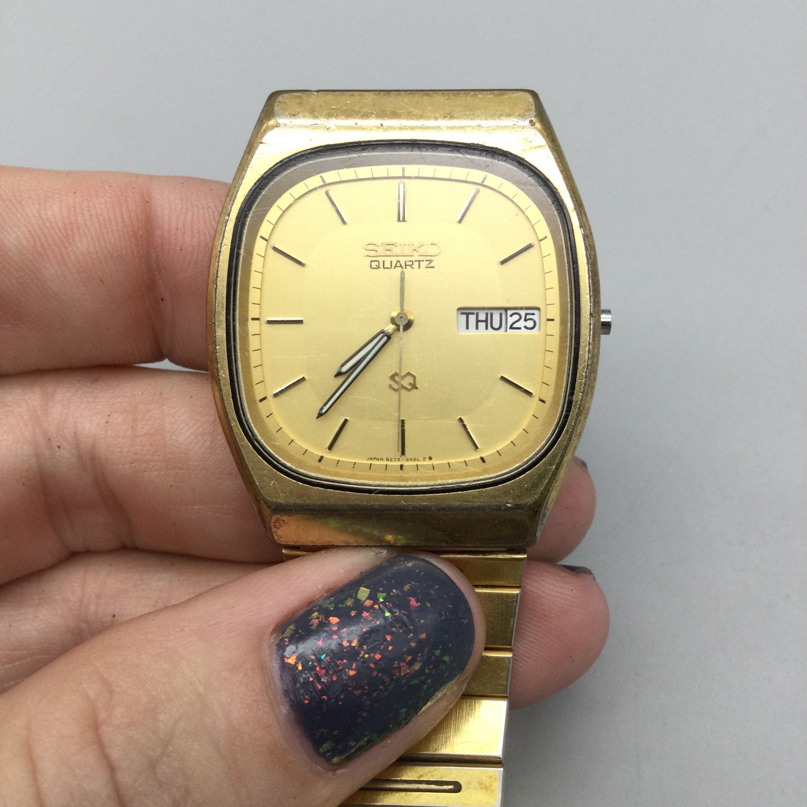 Seiko SQ Watch Women 33mm Gold Tone Day Date 8223-5359 BROKEN PARTS REPAIR 7.75″