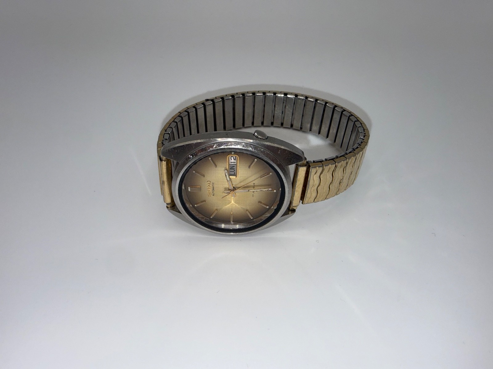 1985 Vintage Seiko 5 Automatic 17 Jewels Wristwatch model 7009 Speidel USA Band